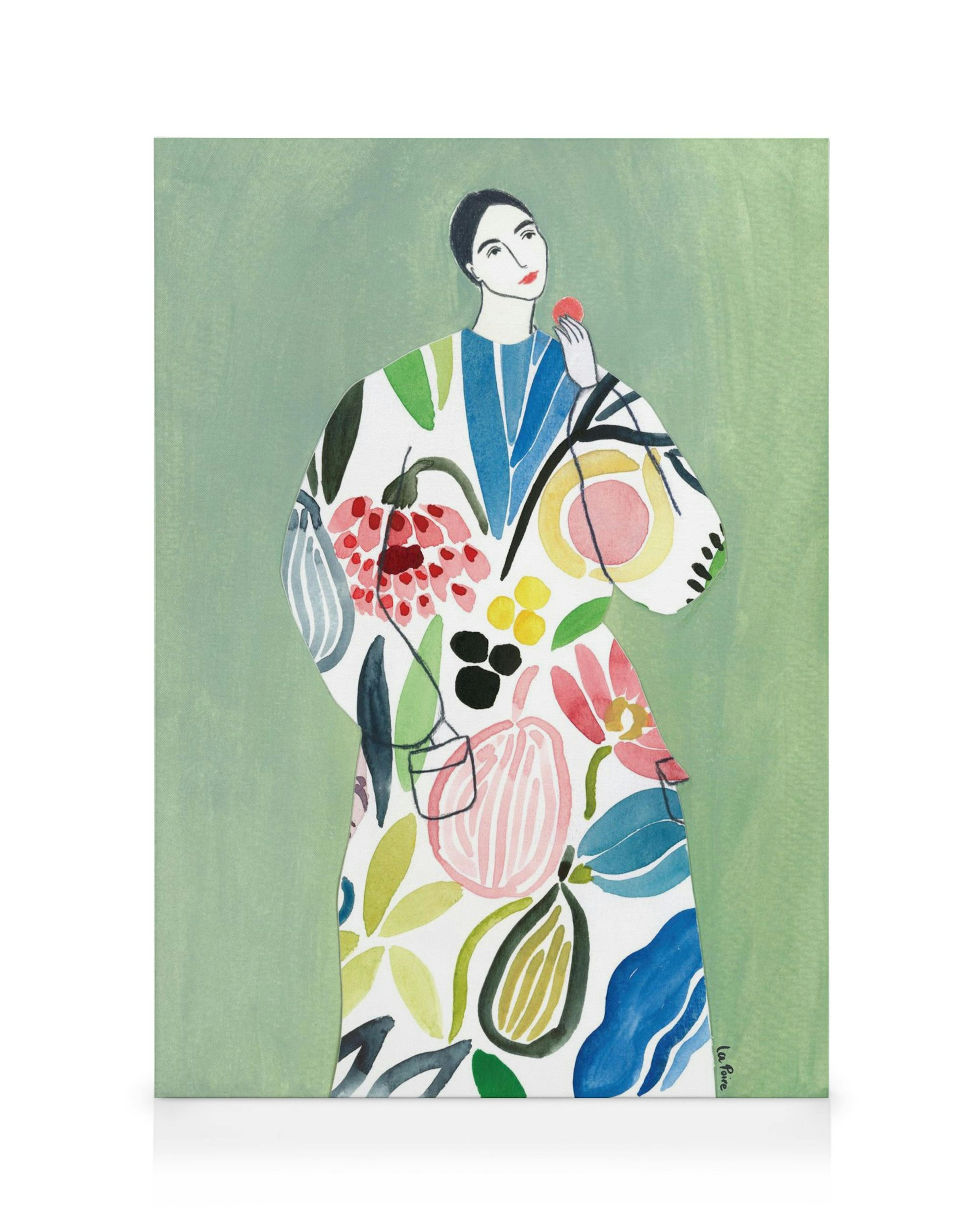Lerret med kvinne i fargerik kåpe med frukt- og blomstermønster, mot grønn bakgrunn. Livlig kunst, Pear Coat lerret.