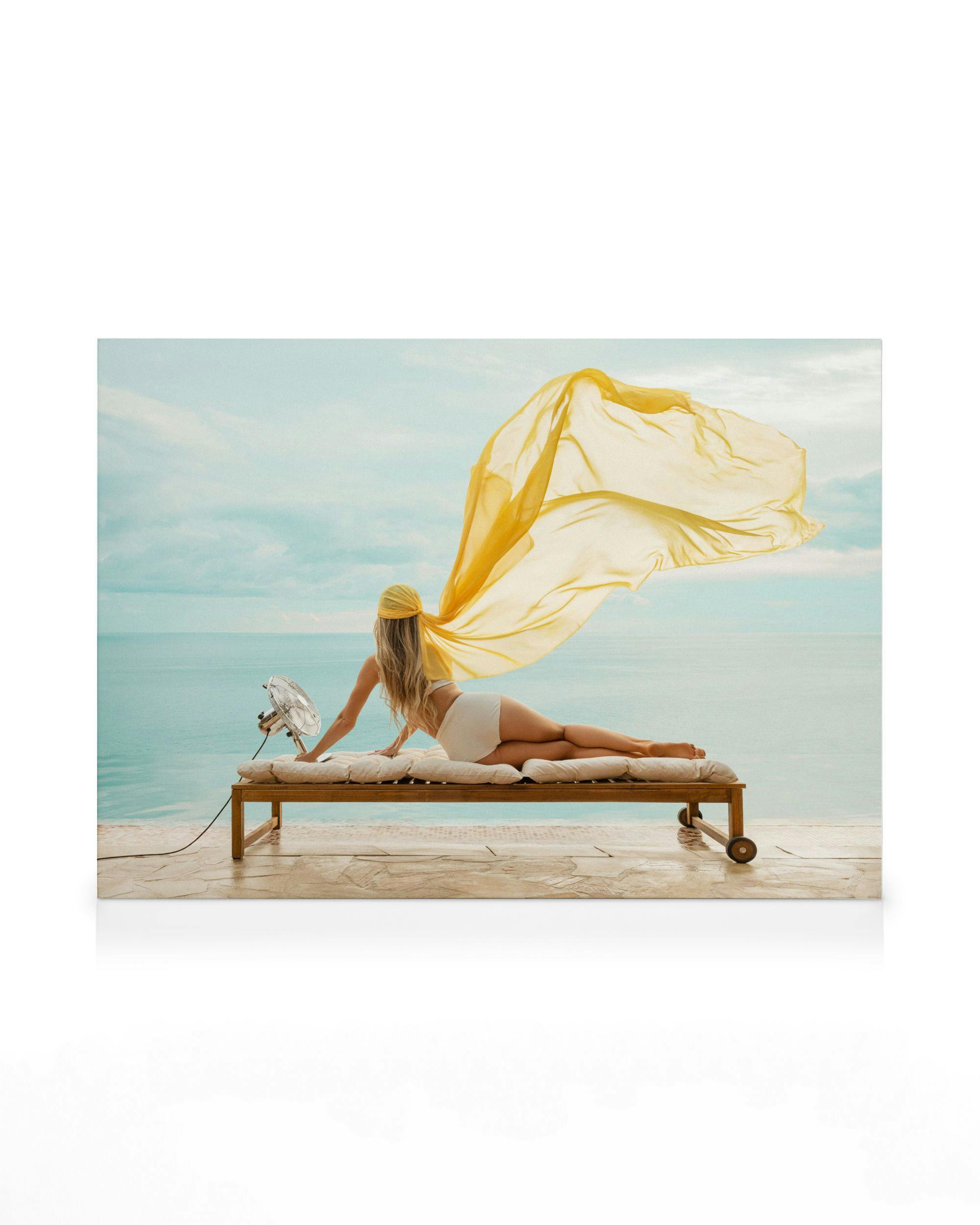 Poolside Reverie Toile (70x100 cm - Cadre noir)  Studio Collections