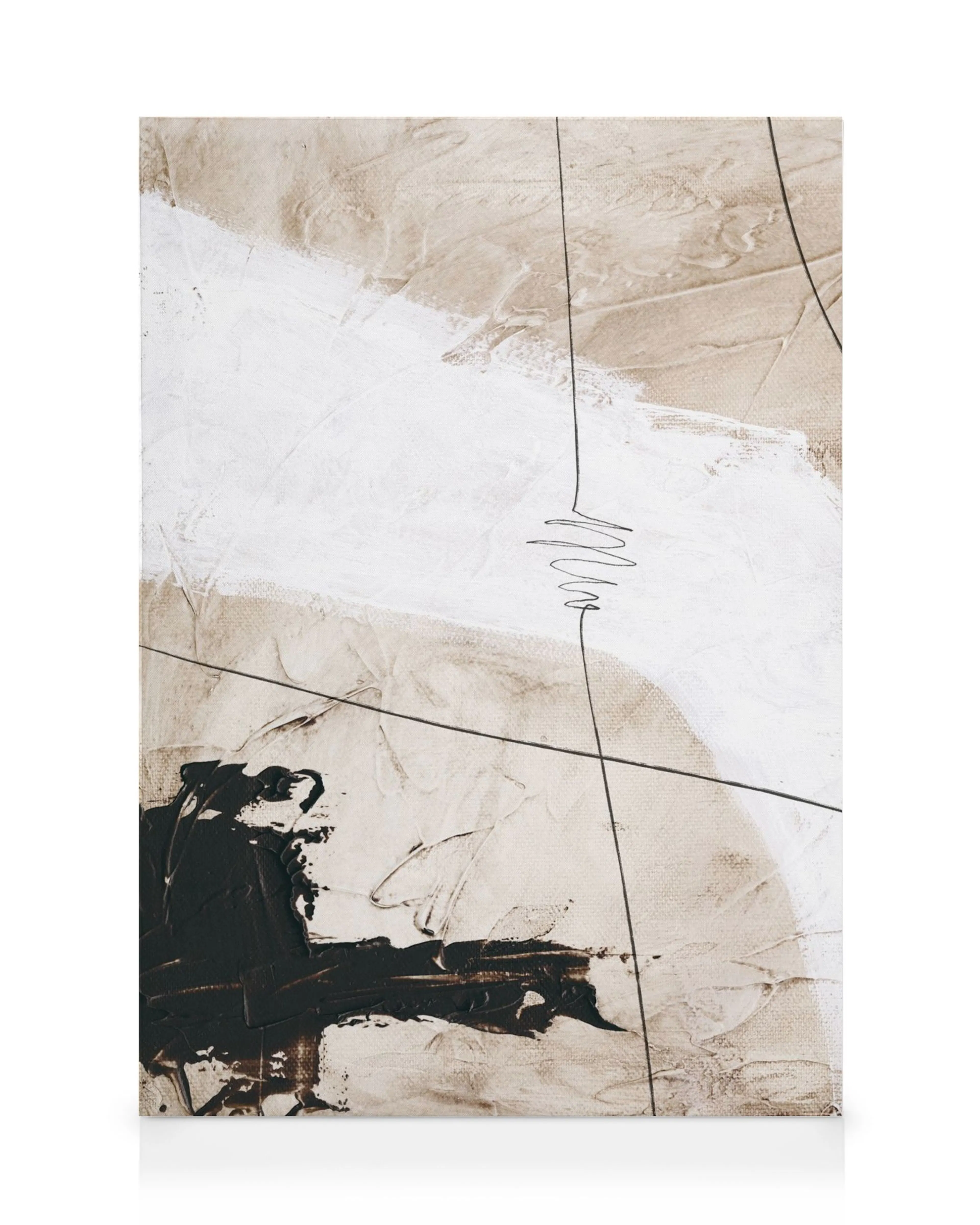 Lienzo abstracto con trazos negros, líneas y espirales sobre un fondo blanco y beige.