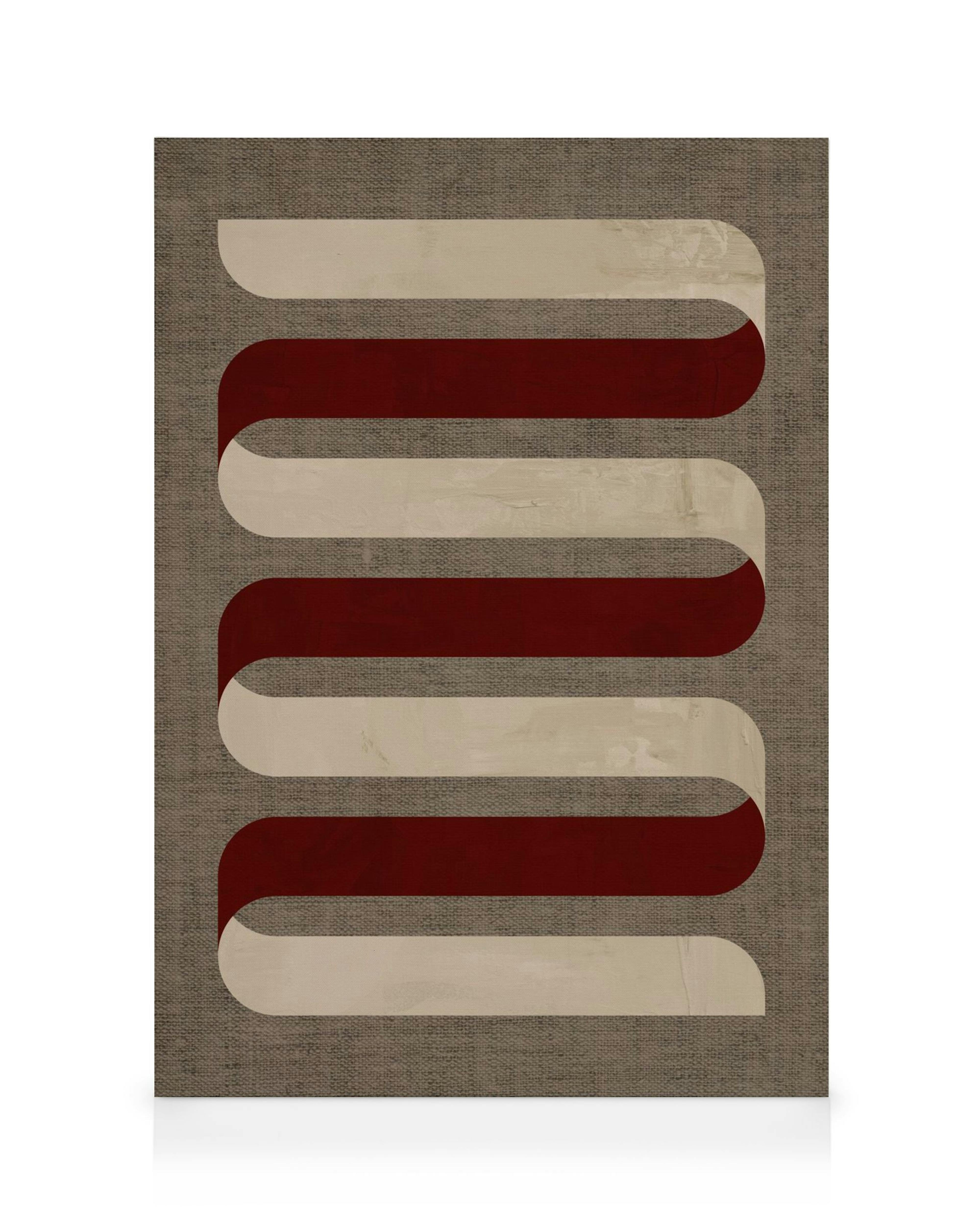 Stampa su tela con motivo geometrico a strisce ondulate beige e rosso scuro su sfondo grigio testurizzato.