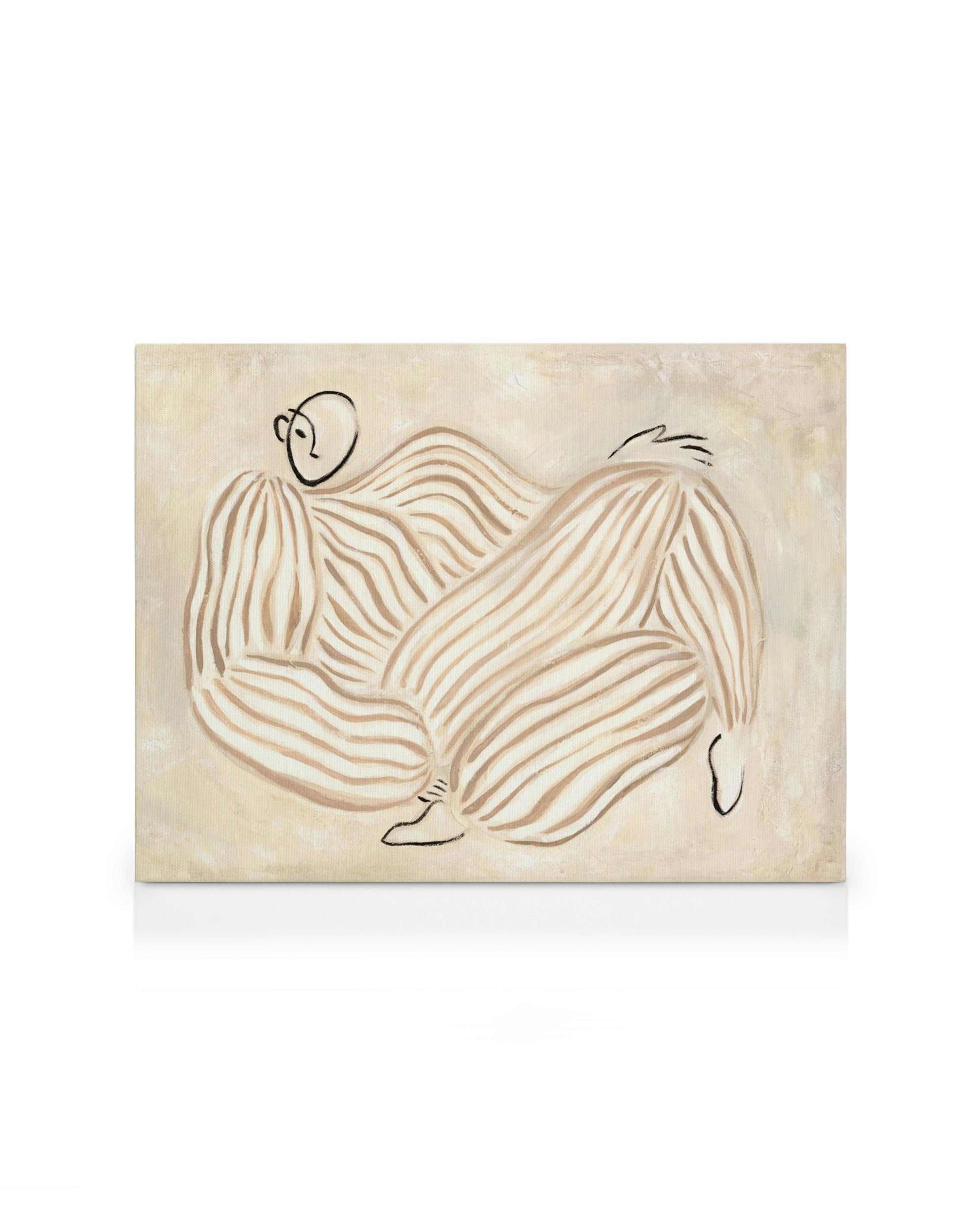 Leinwandbild mit einem abstrakten, liegenden Körper, gezeichnet mit braunen Streifenlinien auf hellem Hintergrund.