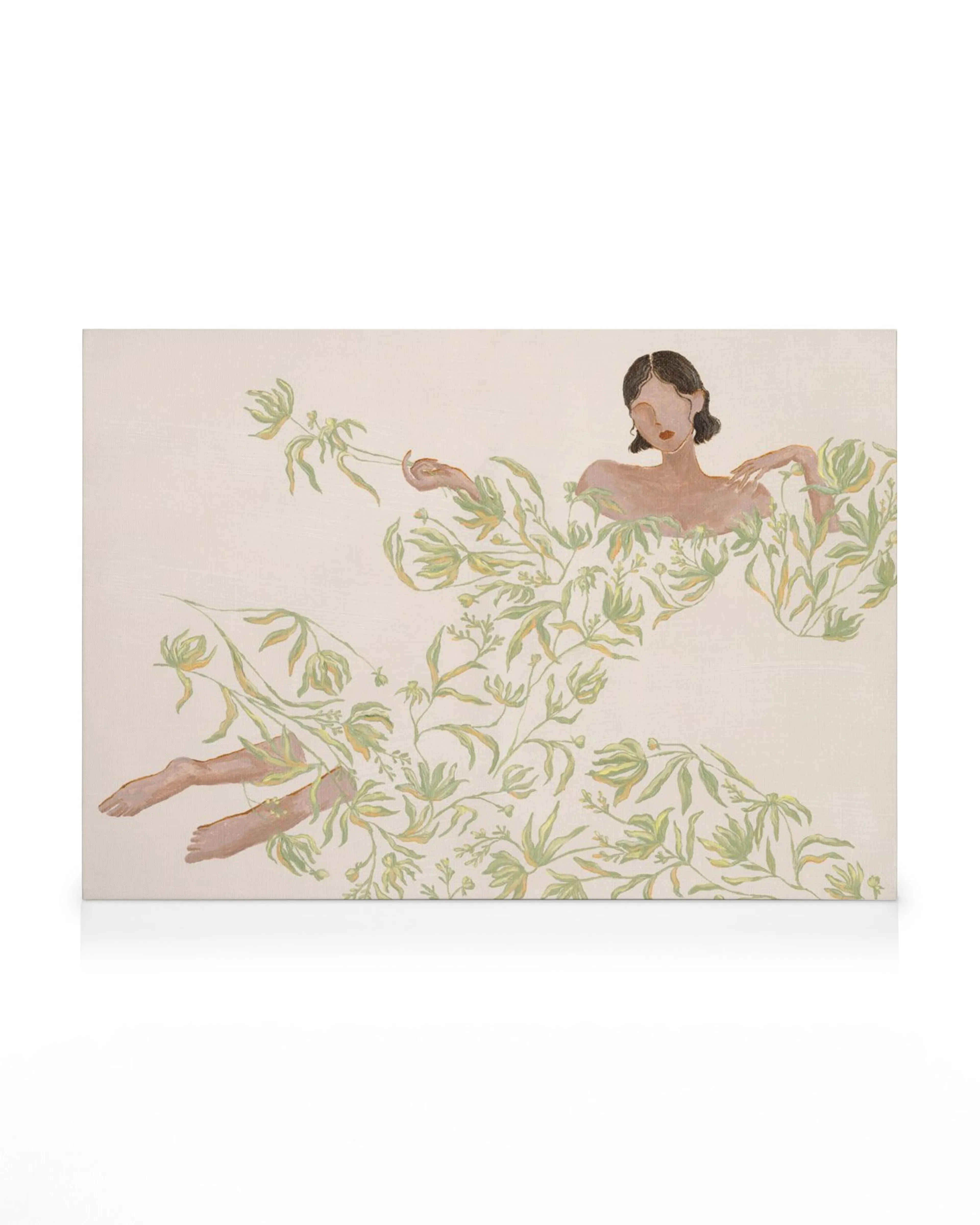 Målning av kvinna i grön blommig klänning. Beige bakgrund, blommig illustration, dam i klänning.
