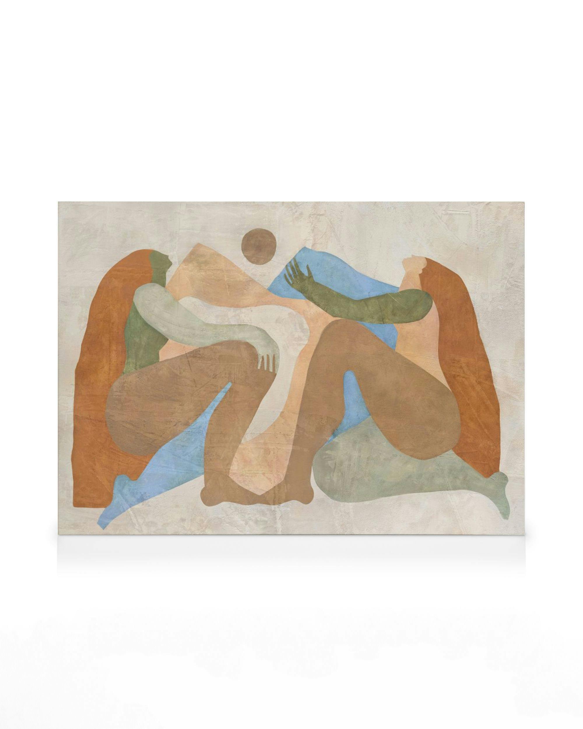 Μοντέρνα τέχνη: Δύο γυναικείες φιγούρες με γήινες αποχρώσεις, καθισμένες μπροστά σε αφηρημένα βουνά.