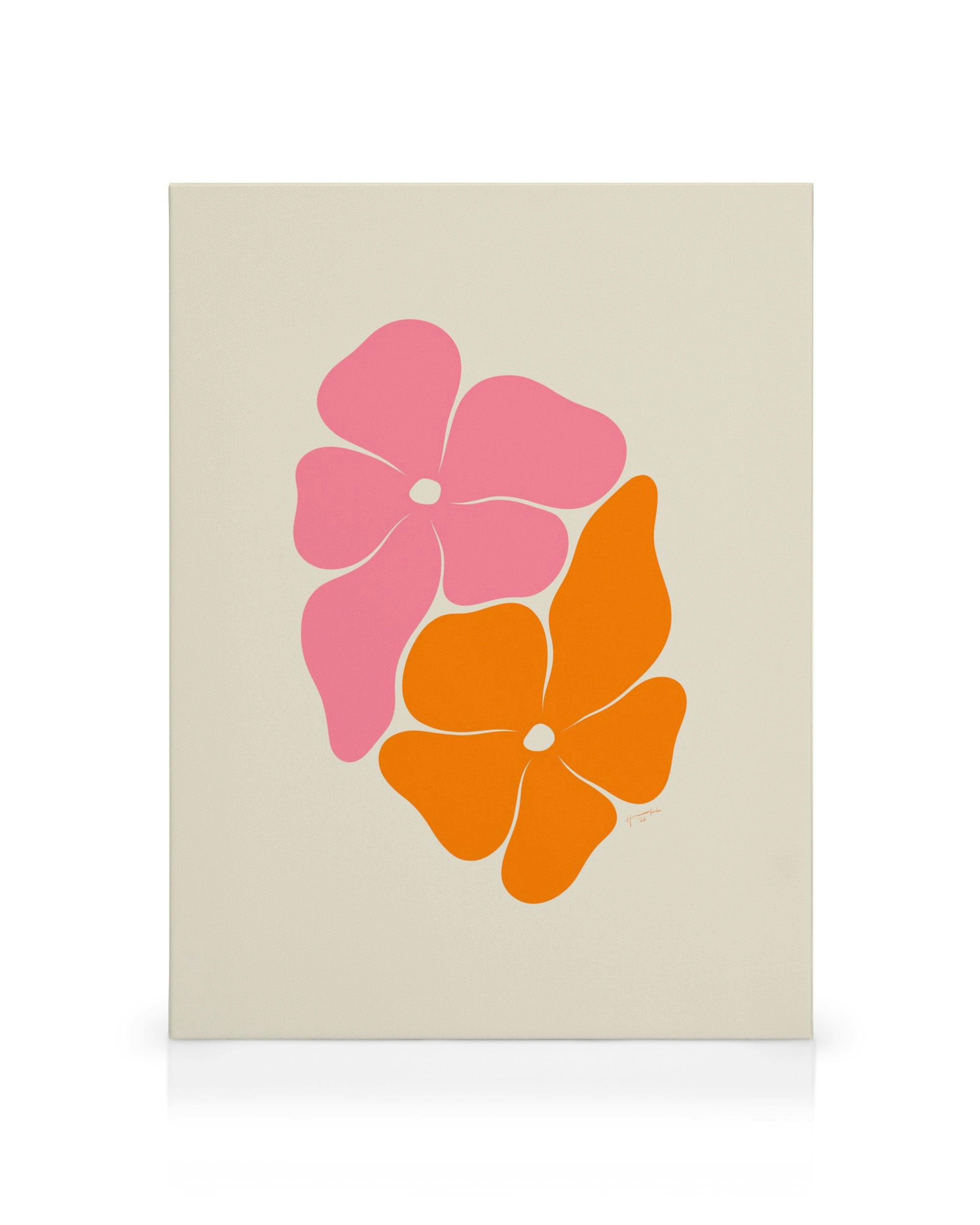Obraz na plátne Hanna KL s dvoma štylizovanými kvetmi v ružovej a oranžovej farbe na svetlom pozadí.