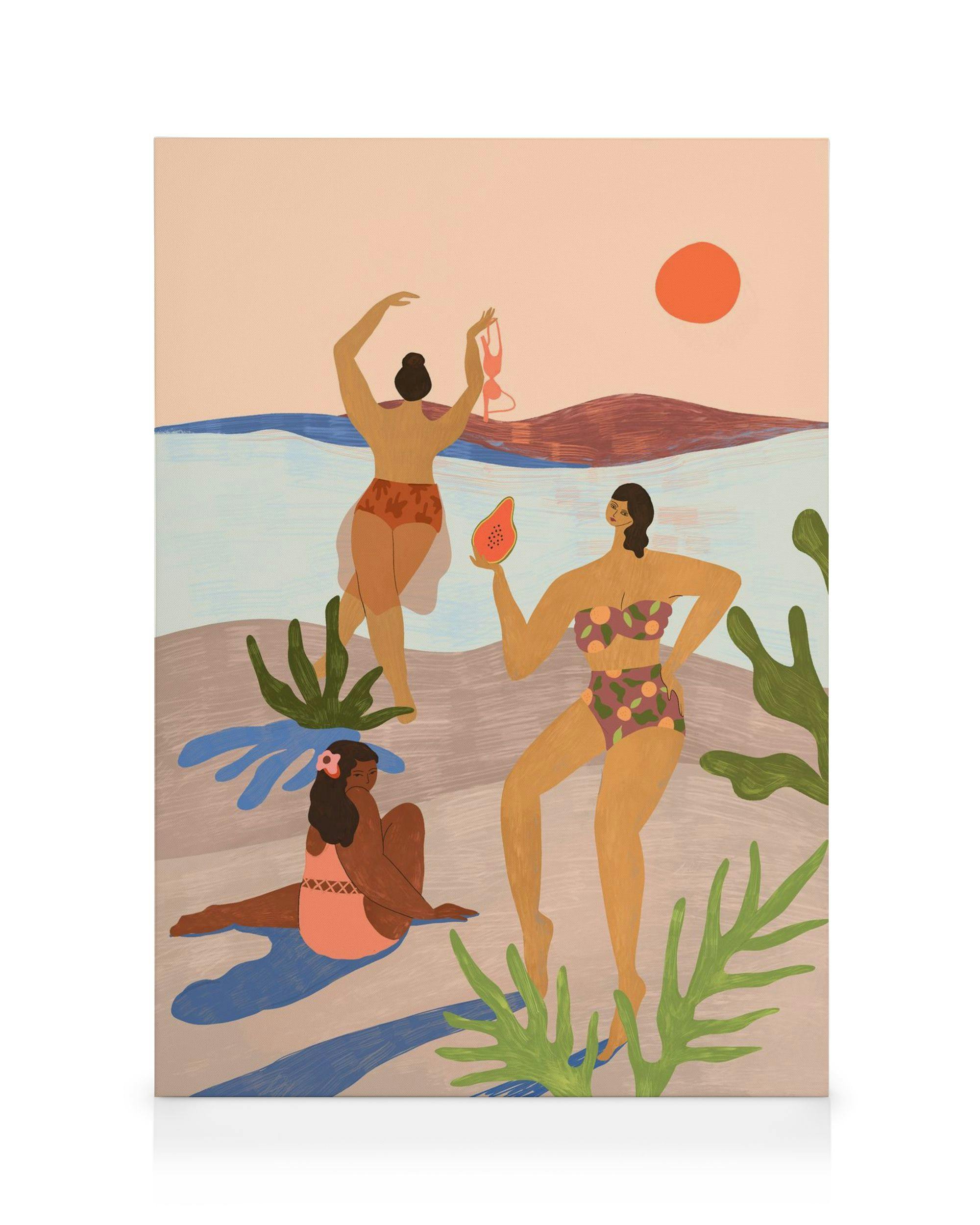 Arty Guava Lay Hoon plátno: Ženy v plavkách na pláži, jedna drží papayu, ďalšia odhadzuje bikiny. Letný motív.