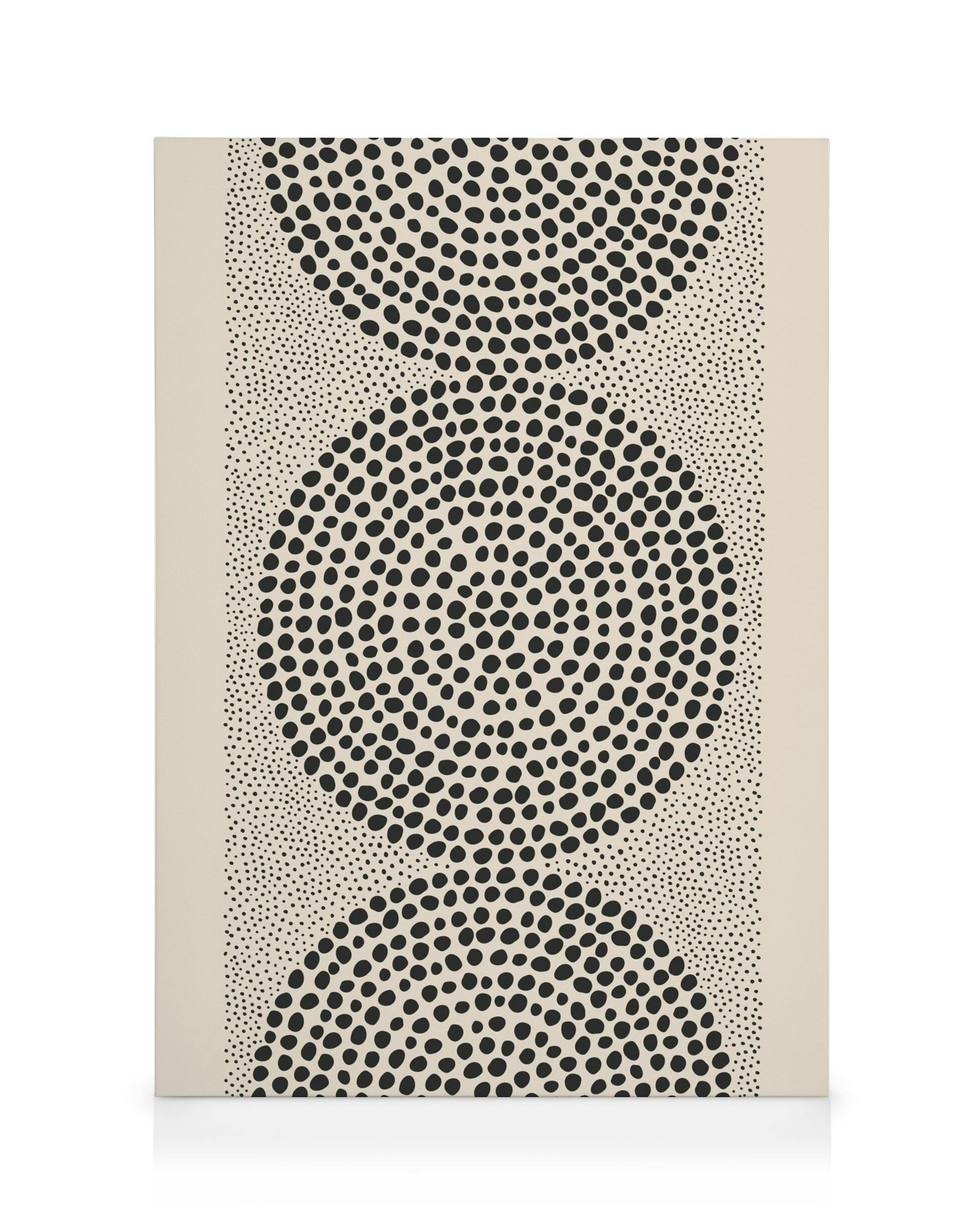 Καμβάς με μαύρες βούλες που σχηματίζουν τρεις καμπύλες, σε μπεζ φόντο, αφηρημένο σχέδιο