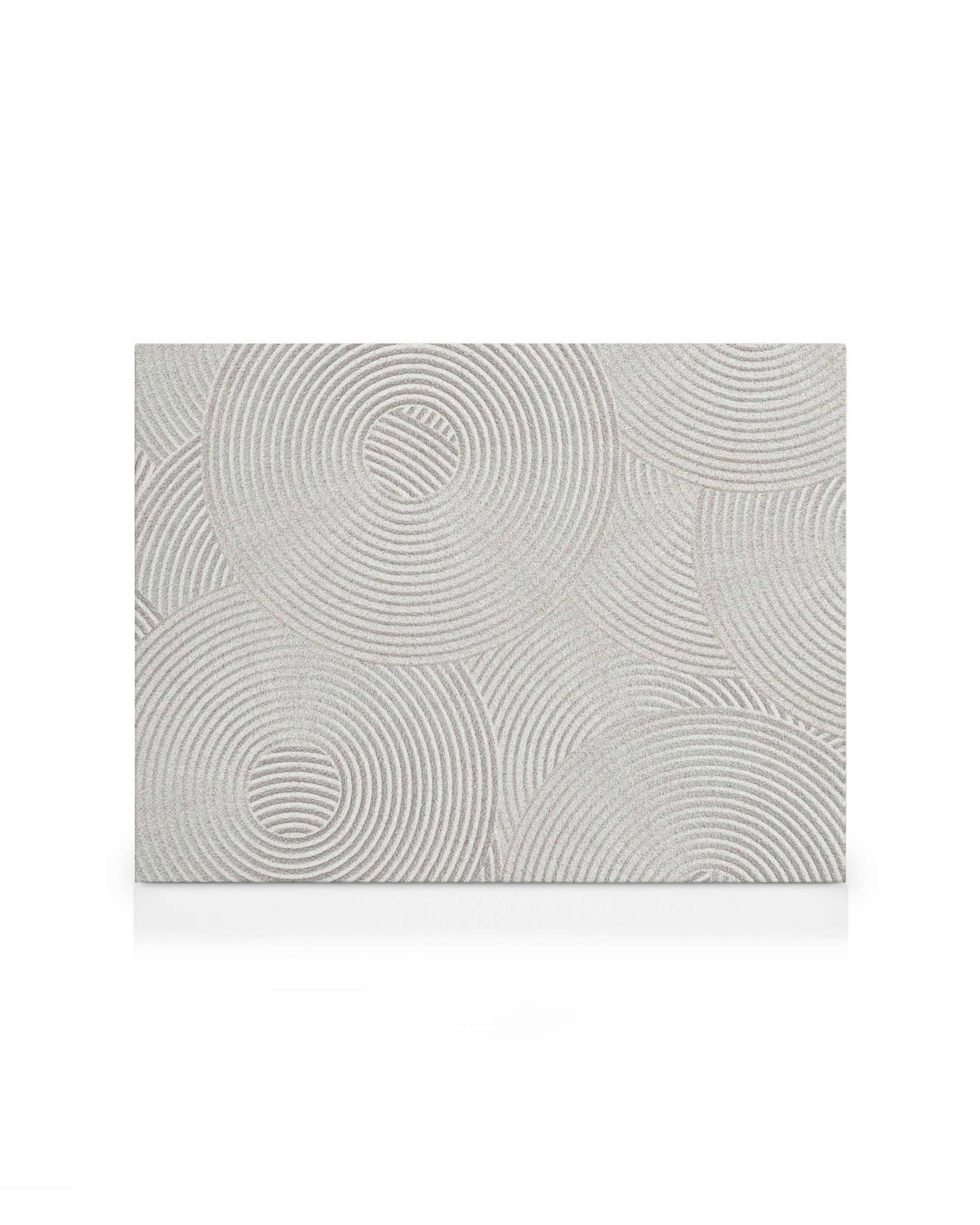 Zen Circles obraz na plátne, svetlosivé sústredné kruhy s pieskovou textúrou, moderné umenie.