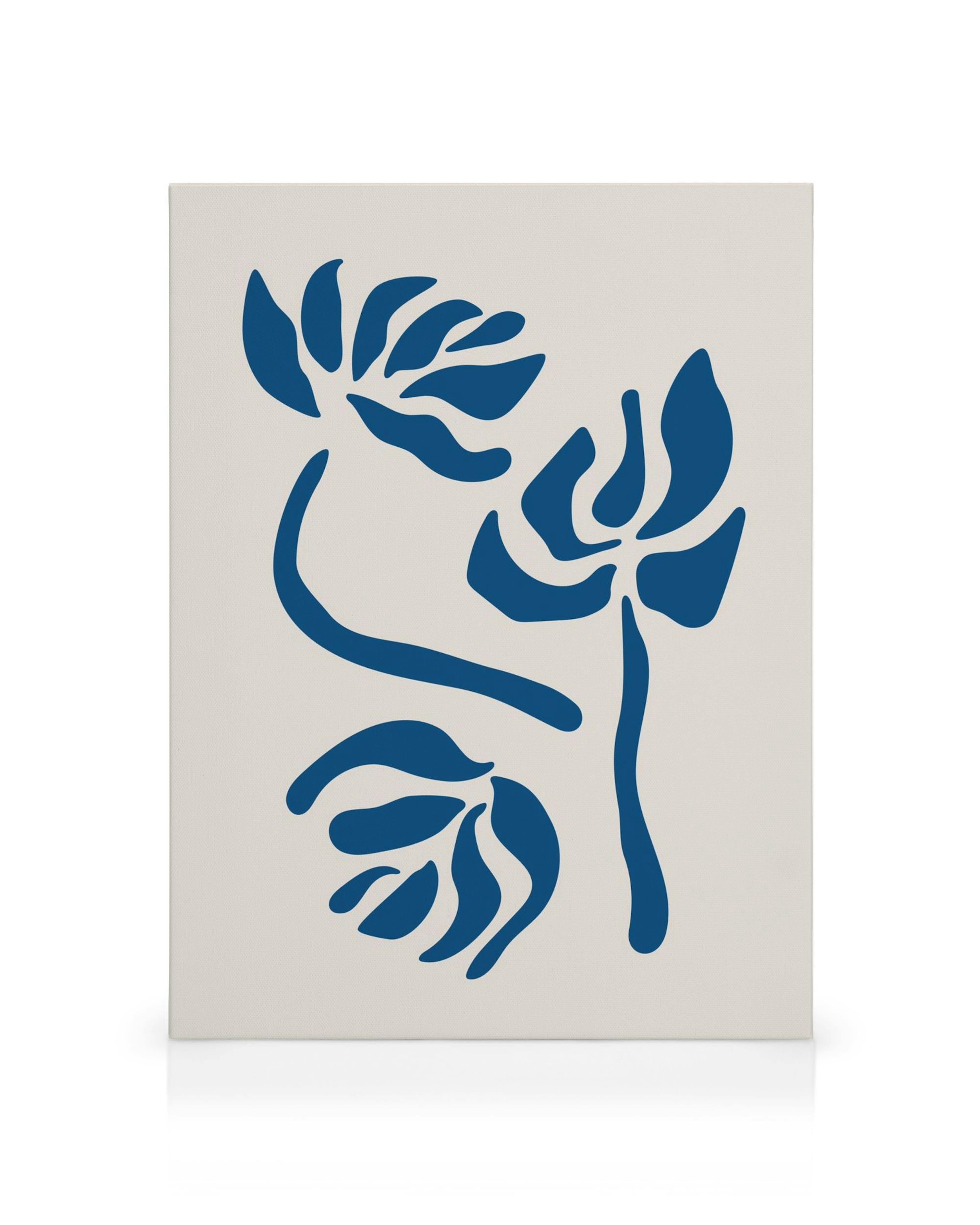 Lienzo con formas estilizadas de hojas azules en un fondo blanco, asemejando flores o plantas de diseño simple.