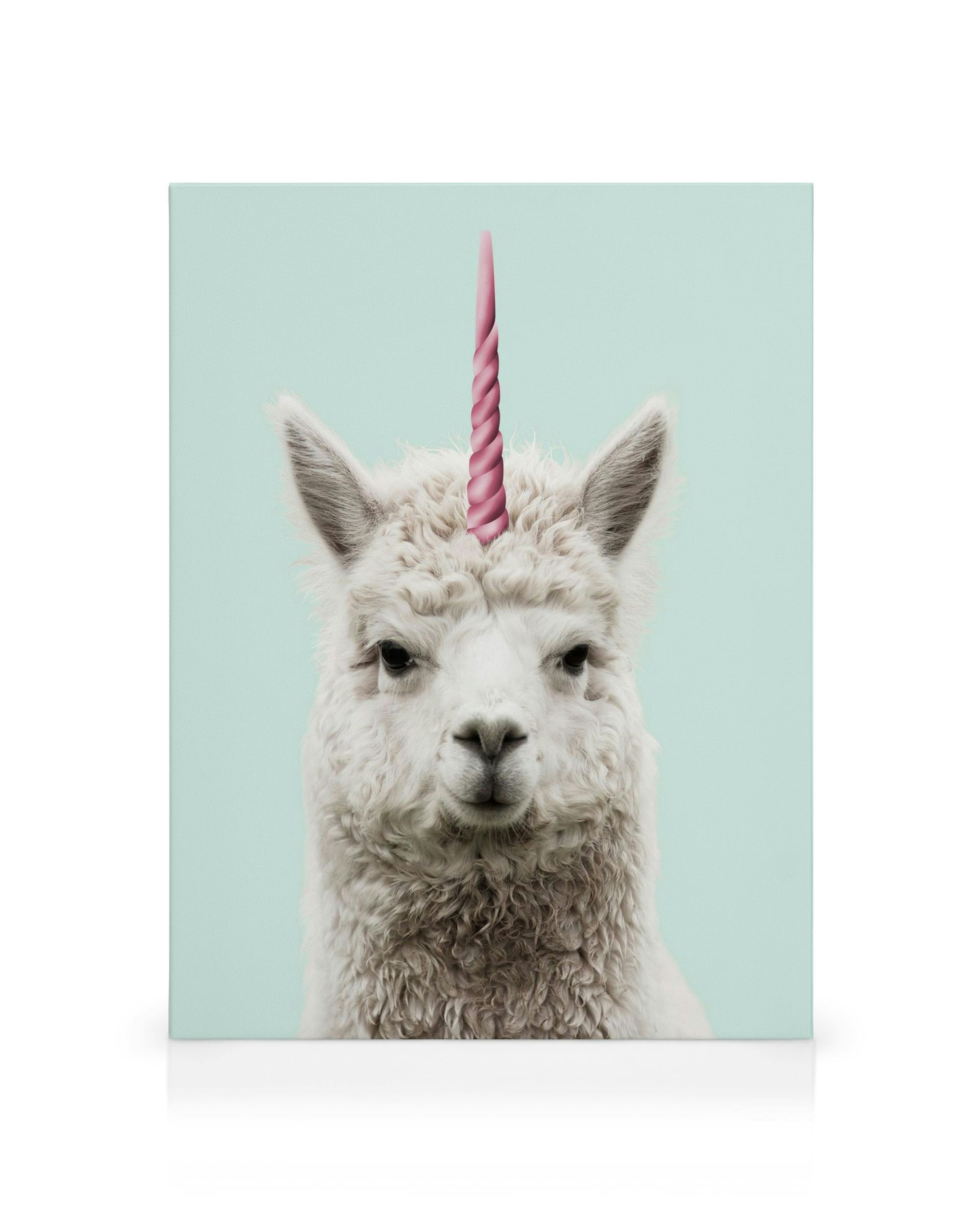 Toile dun lama blanc avec une corne de licorne rose sur fond bleu clair, pour une chambre denfant