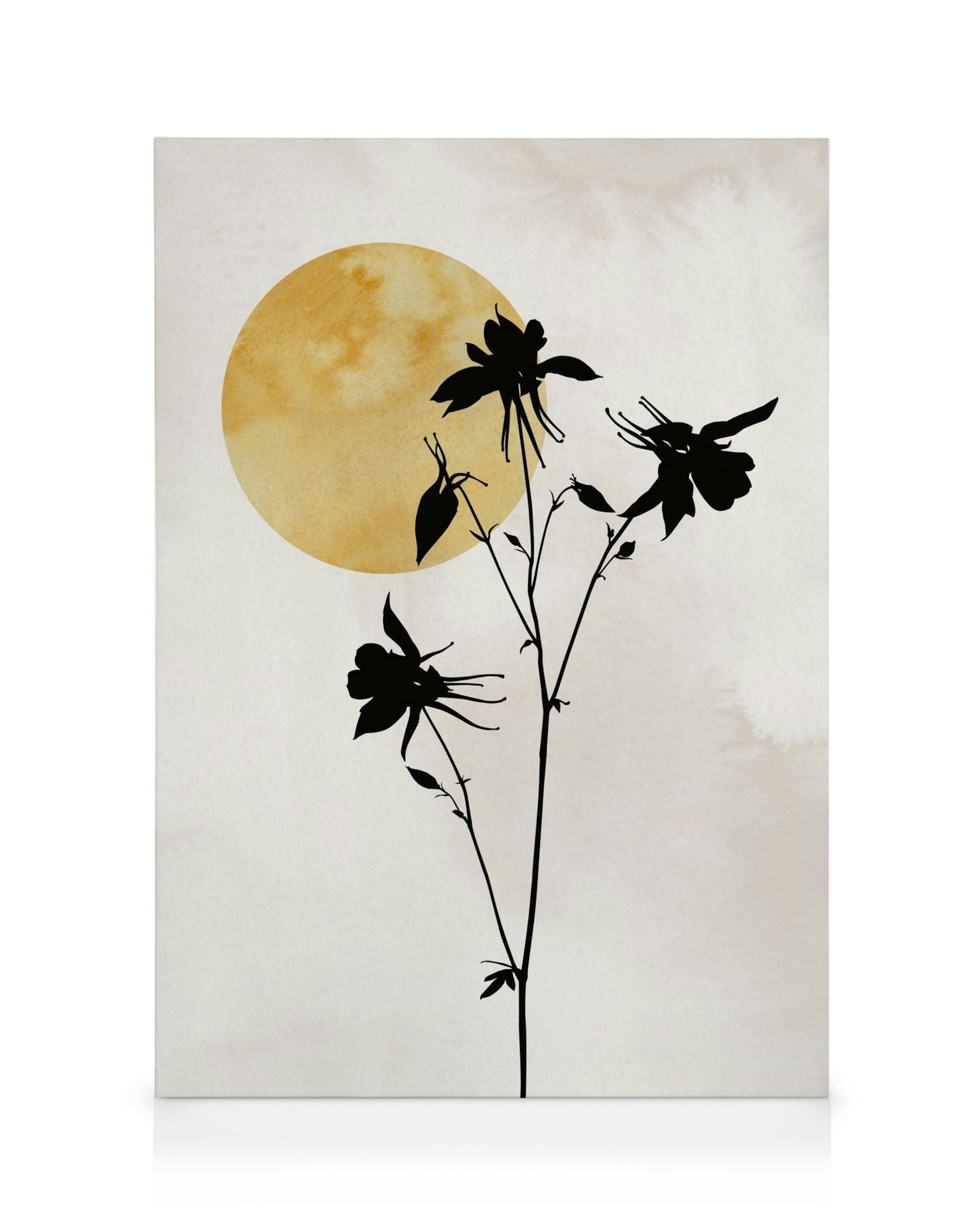 Musta siluettikukka kanvaasilla, jossa keltainen aurinko taustalla. Koristeellinen kukkataide.