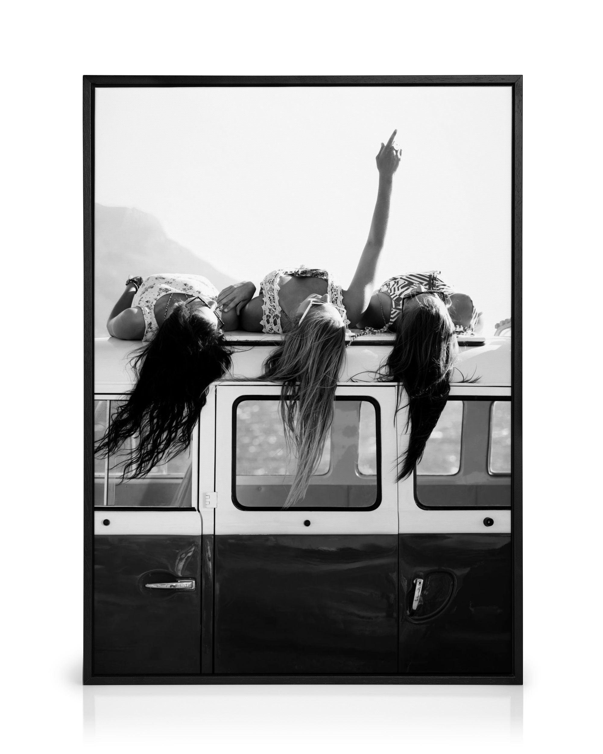 Roadtrip Friends Canvas Print – Black & White Wall Art | Desenio