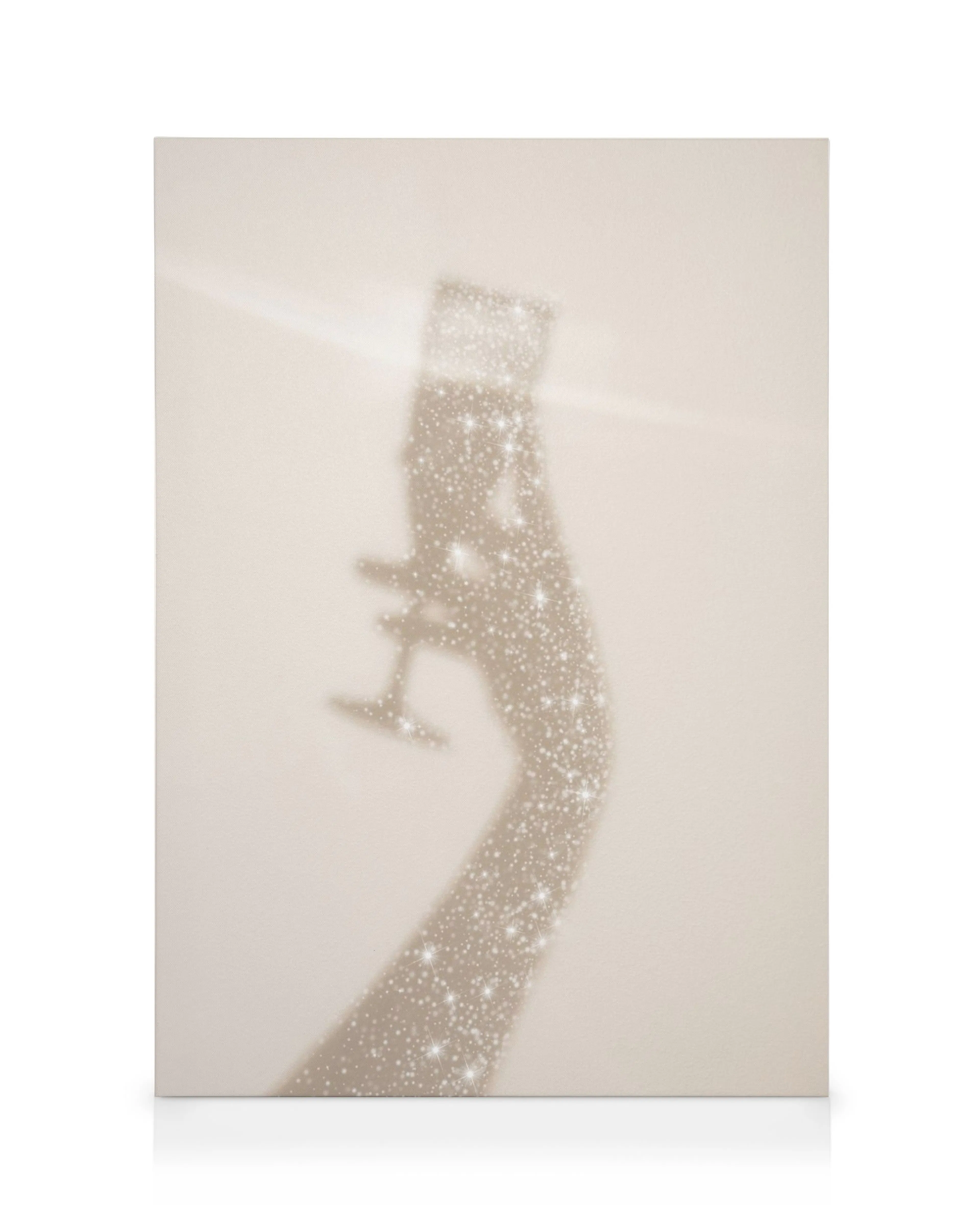Glitter Champagne canvas met handschaduw die smartphone vasthoudt, omringd door sprankelend effect op beige achtergrond.