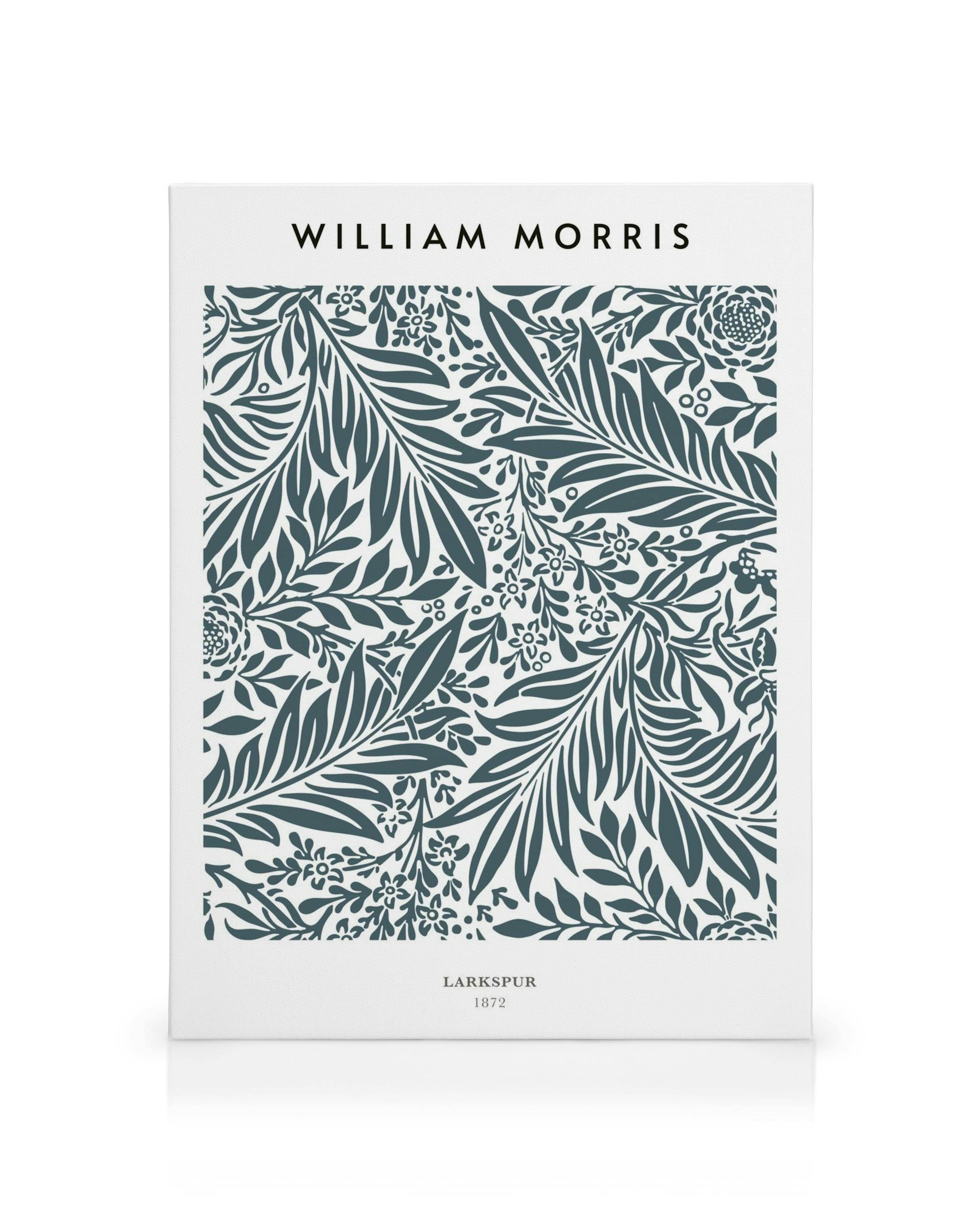 William Morris Larkspur Leinwandbild mit dunkelblauen Blättern und Blumen auf hellblauem Hintergrund, botanisches Muster