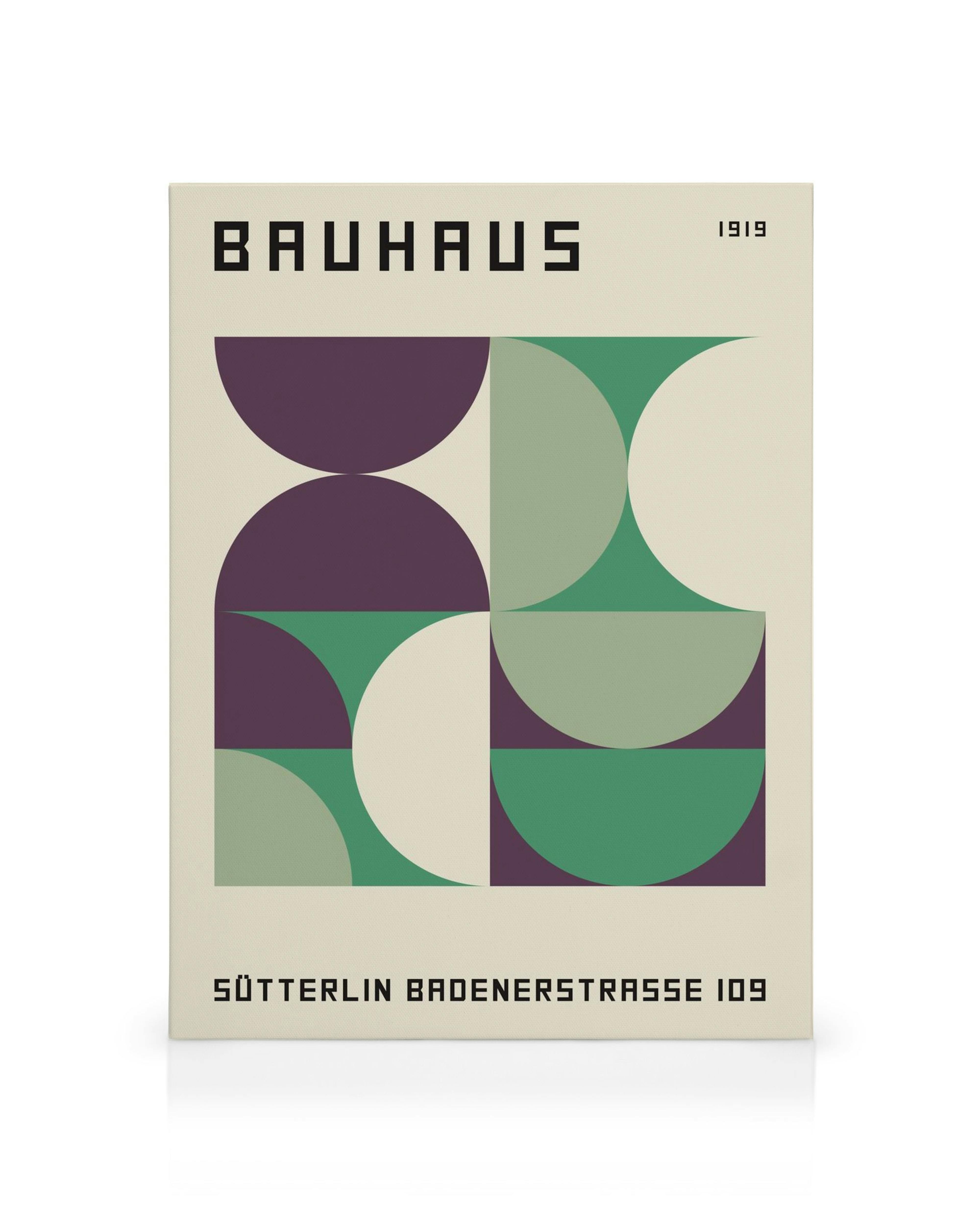 Bauhaus Sütterlin Leinwandbild mit geometrischen Formen in Lila, Grün und Beige auf beigem Hintergrund.