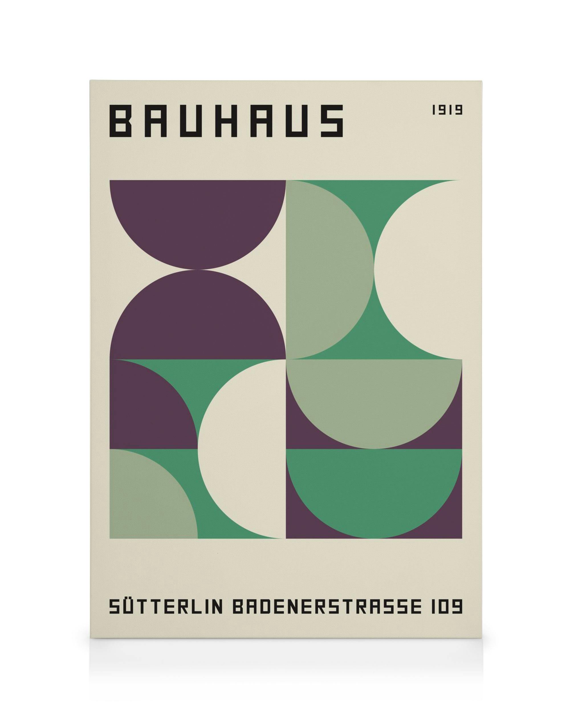 Bauhaus Sutterlin canvas met geometrische vormen in paars, groen en beige op een beige achtergrond.