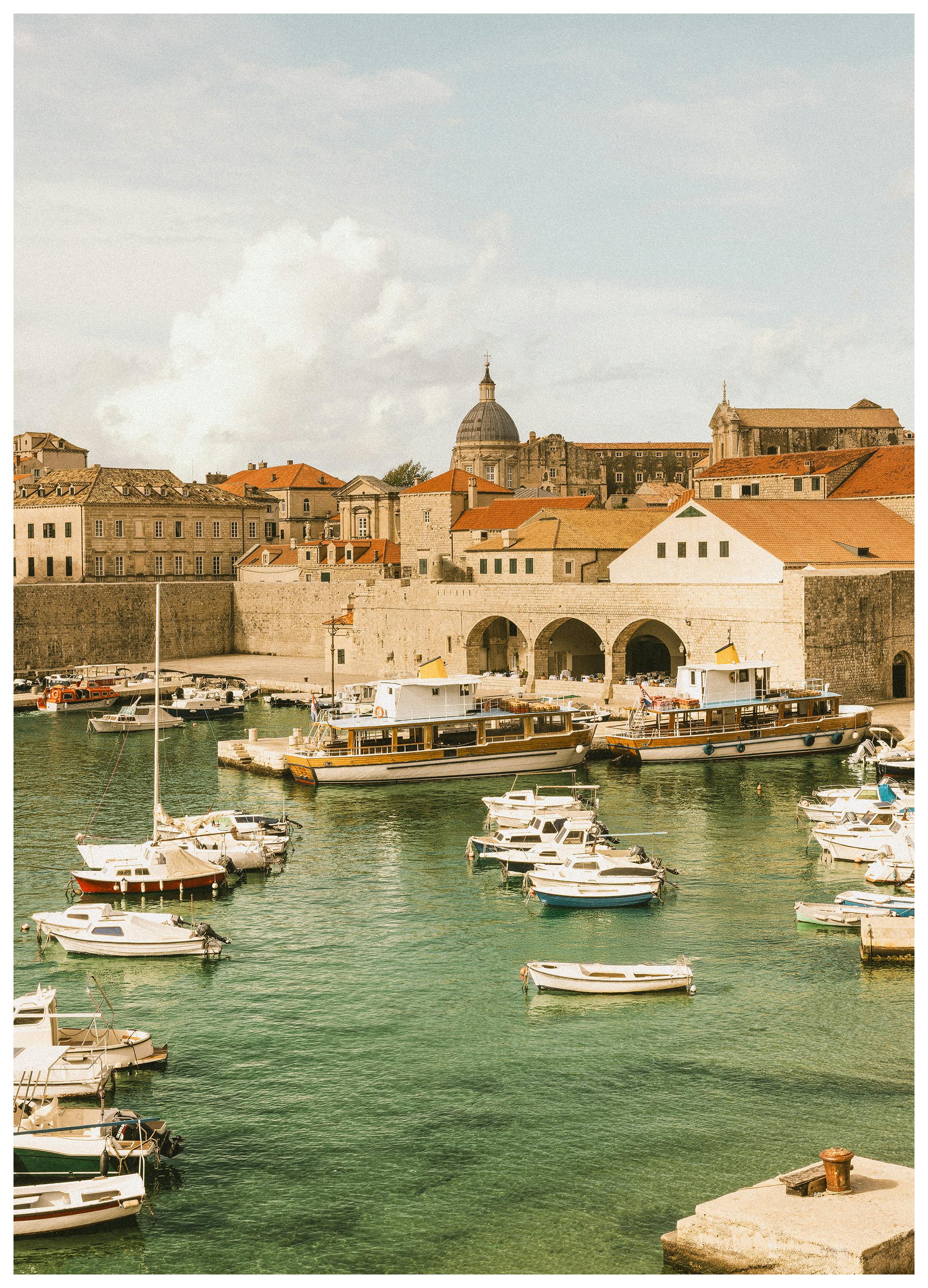 Stara Luka Harbor Plakat (70x100 cm) - Plakater > Your Places > Stories from... The Dalmatian Coast