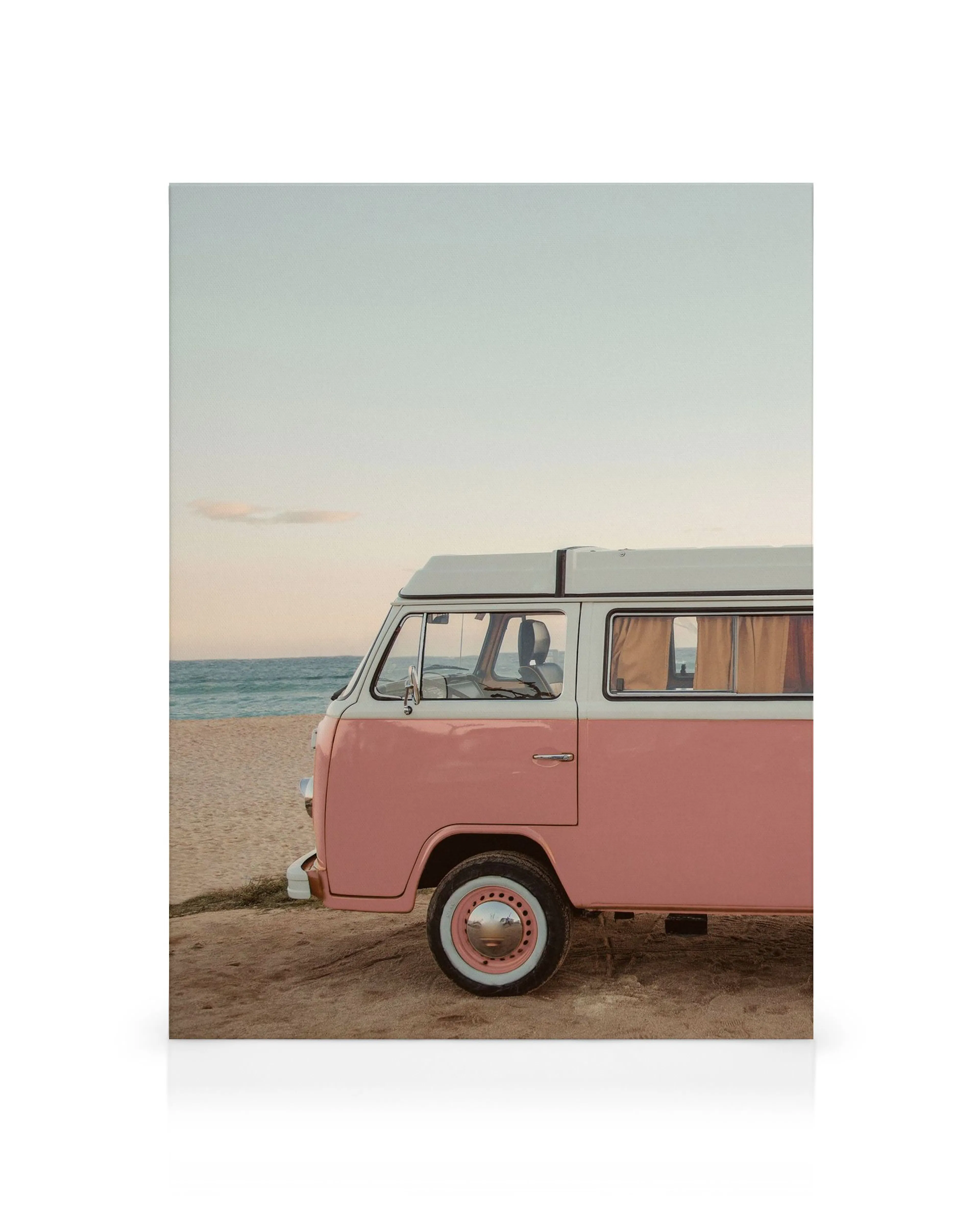 Rosa Van am Strand Leinwandbild, VW Bus Kunst für Wohnzimmer
