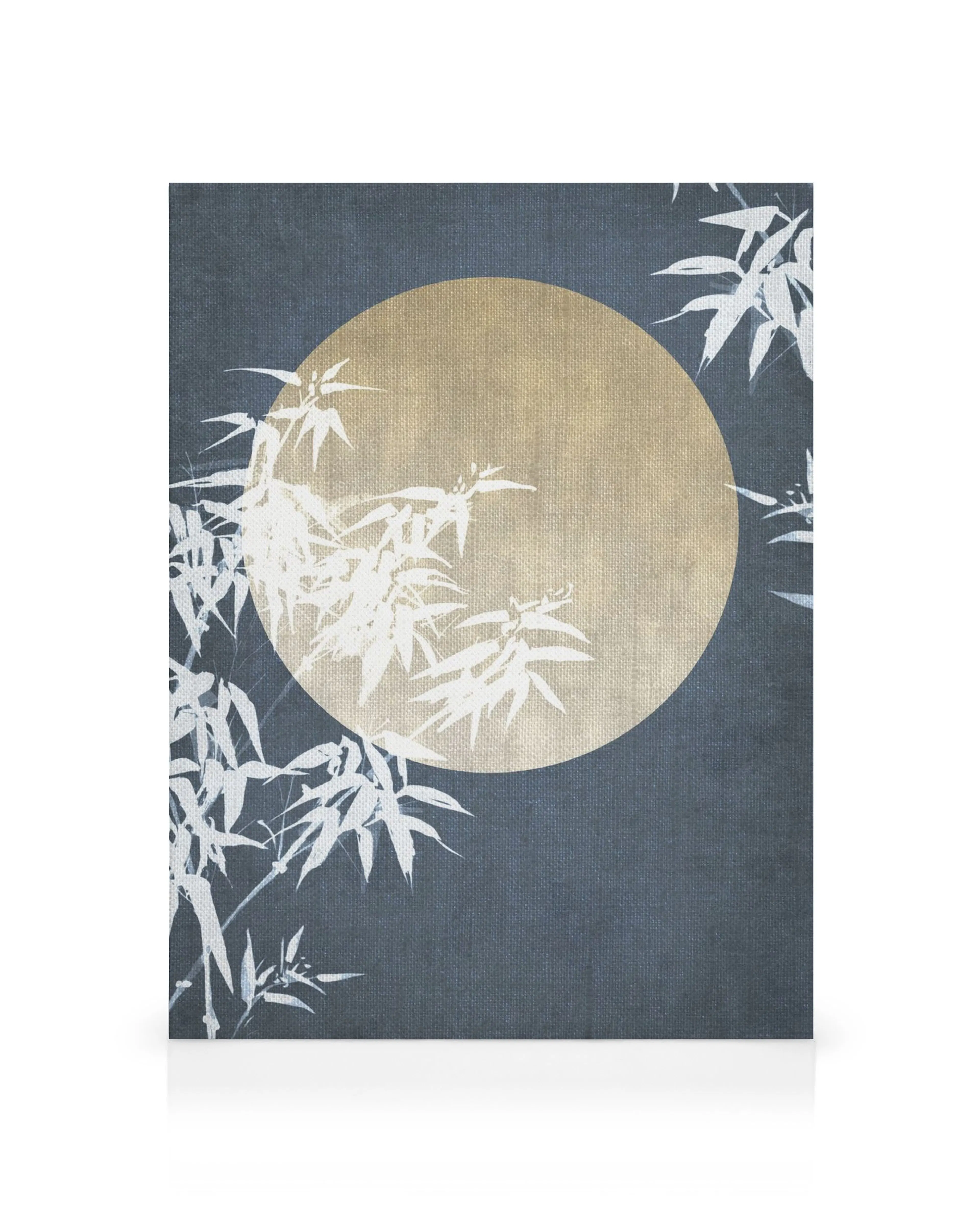 Canvas met beige volle maan en bamboebladeren op een donkerblauwe achtergrond, rustgevende botanische kunst.