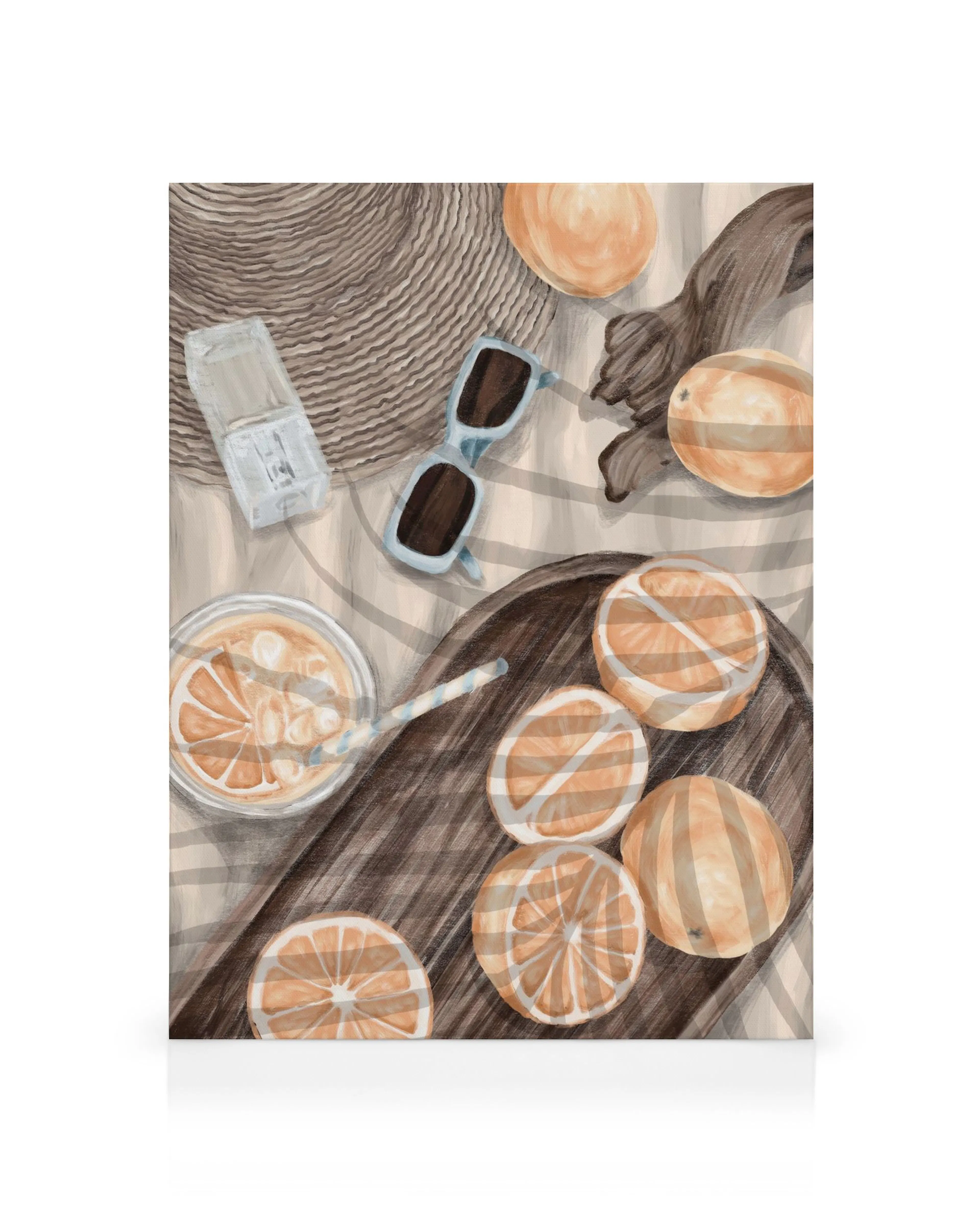 Lienzo con sombrero de paja, gafas de sol, naranjas y bebida en una superficie a rayas, ideal para decoración de pared.
