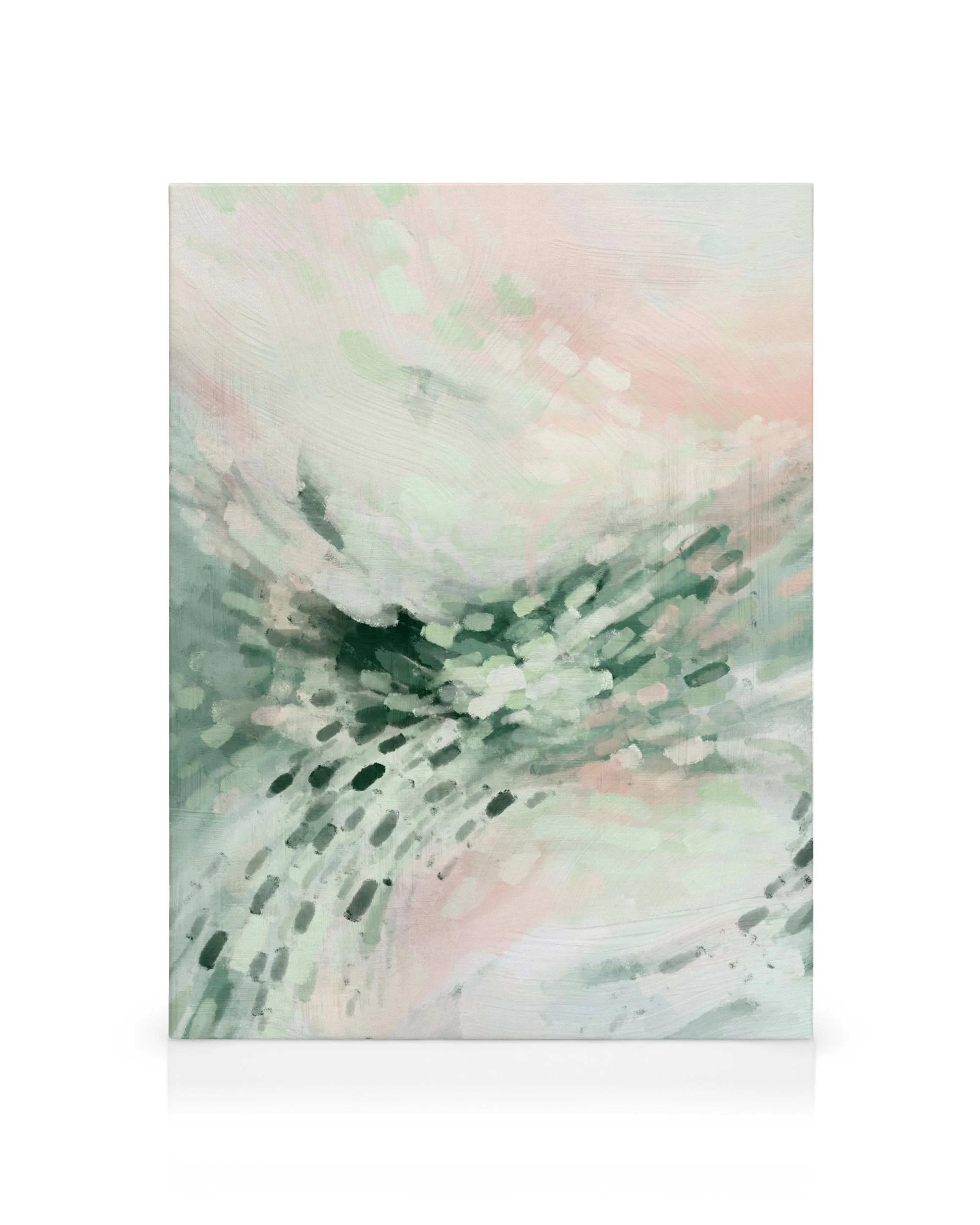 Abstract canvas met kolkende penseelstreken in groen, roze en wit, creëert beweging en kleur.