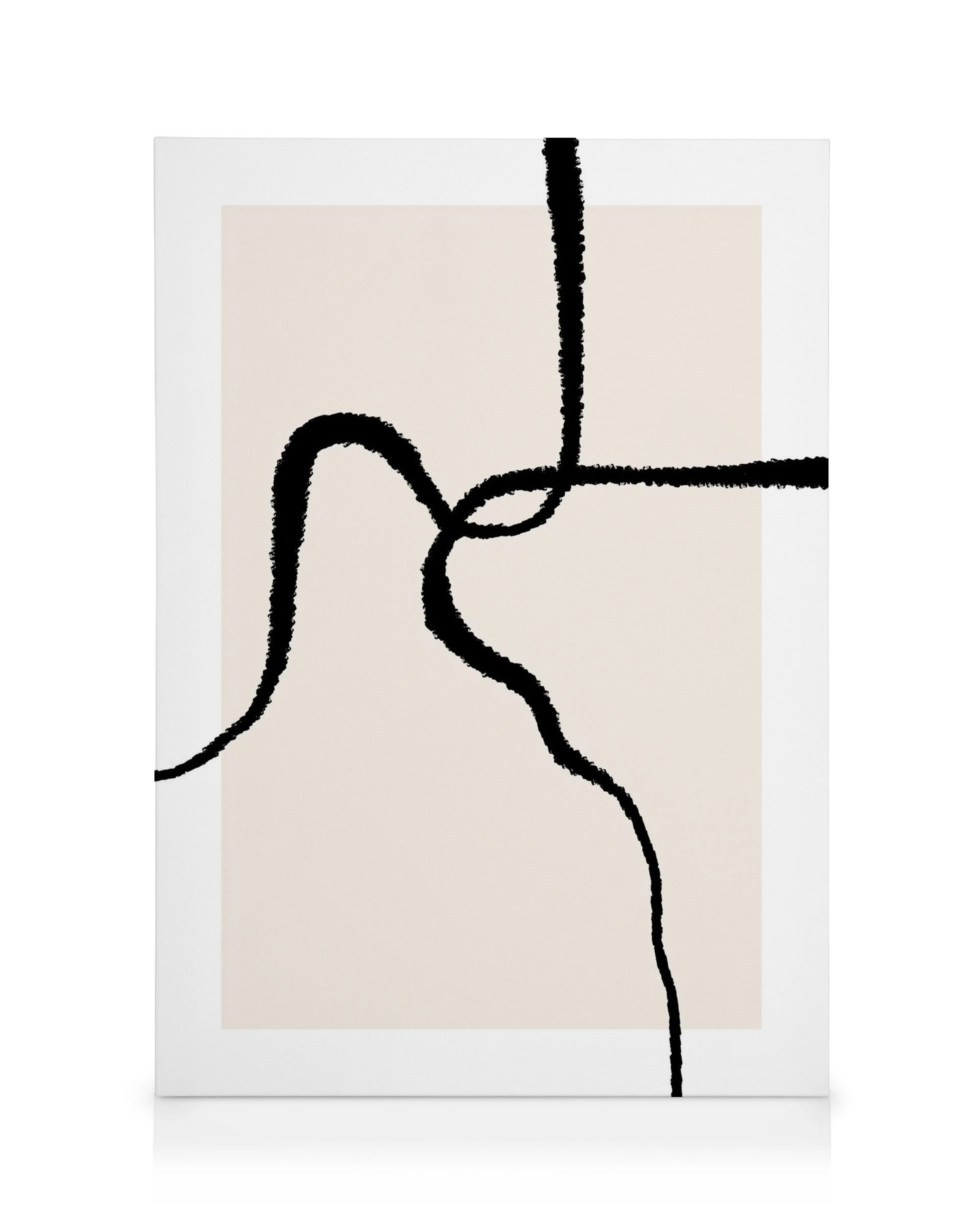 Minimalistisk canvastavla med en svart slingrande linje som korsar sig själv på en beige bakgrund, inramad av en vit kant.