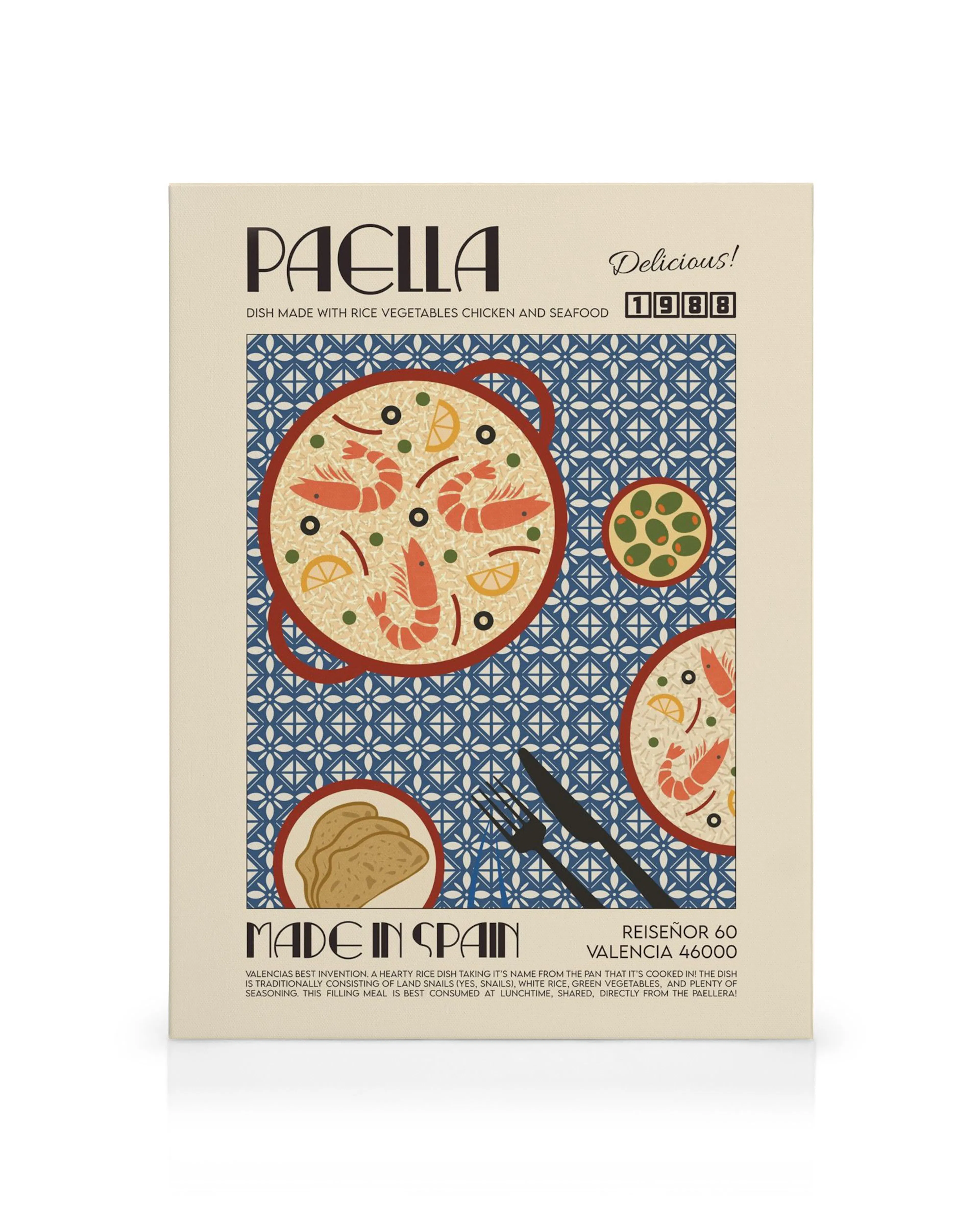 Lienzo de estilo vintage que representa una paella con gambas y limón, rodeada de aceitunas y pan, sobre un patrón geométrico az