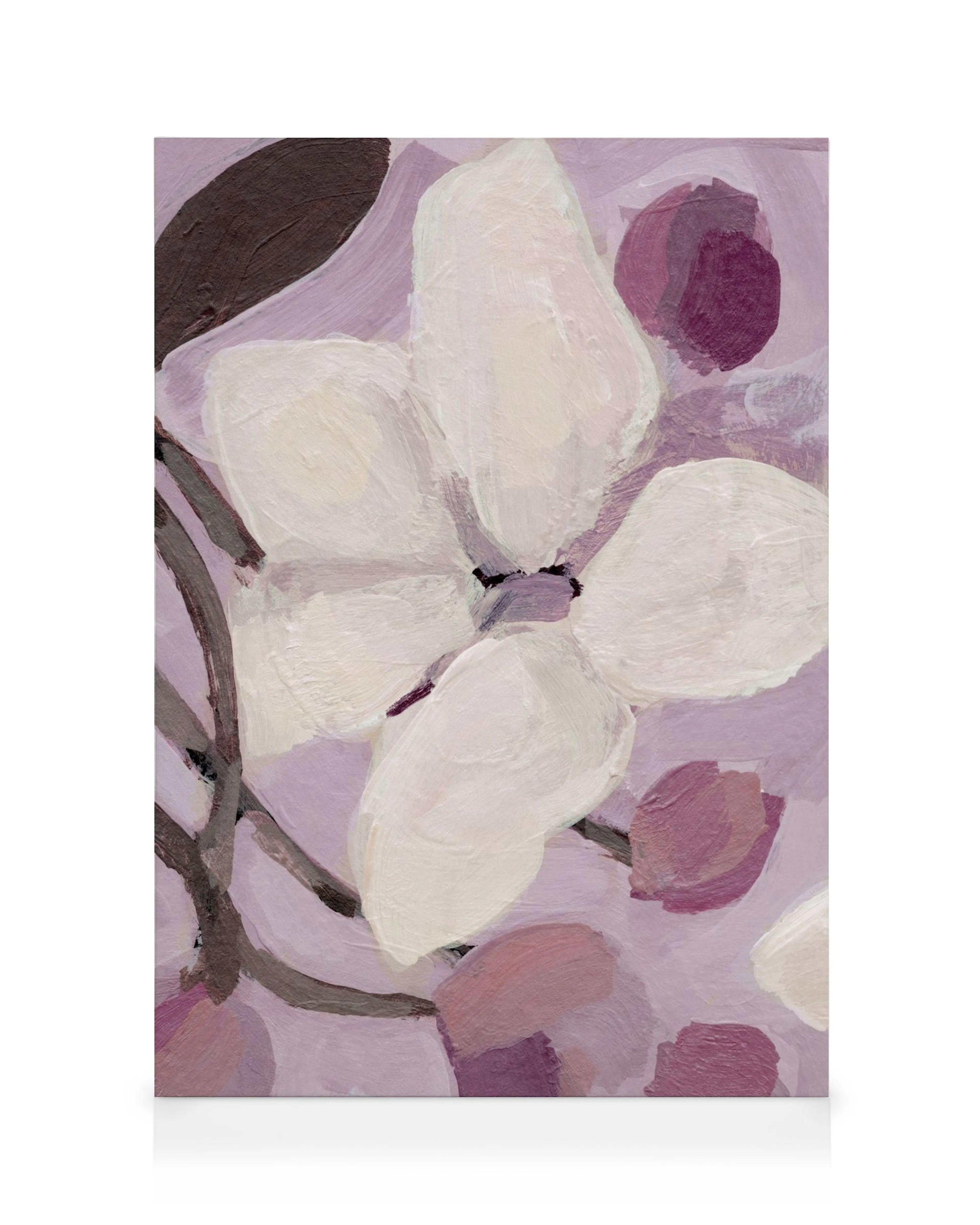 Pintura abstrata de flor branca com pinceladas rosa e roxas sobre fundo lilás escuro, tela decorativa.