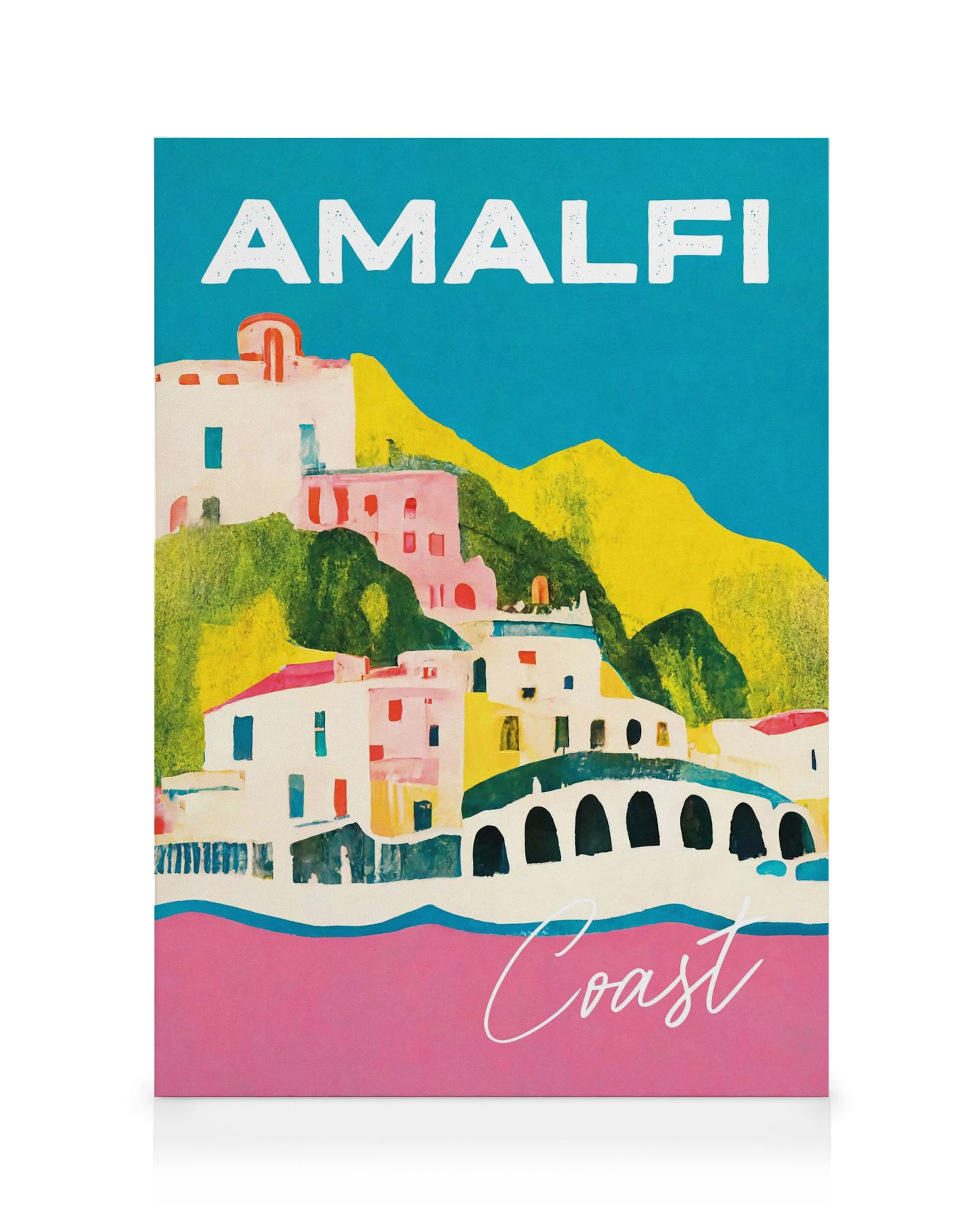 Toile de la Côte Amalfitaine avec maisons colorées et paysage rose sous un ciel bleu. Typographie Amalfi Coast en blanc.