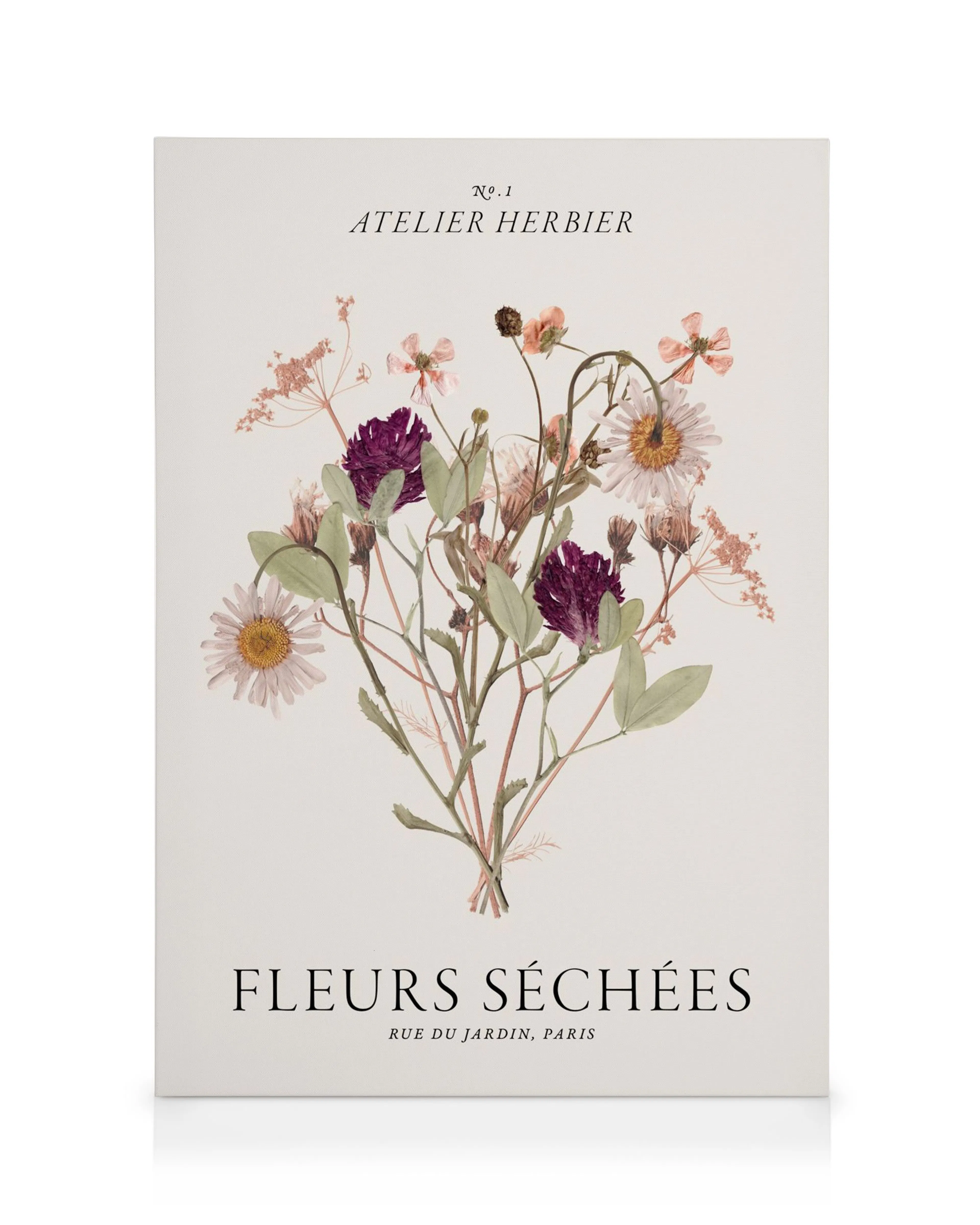 Leinwandbild mit getrockneten Blumen, darunter dunkelrote Klee und helle Gänseblümchen, auf beigem Hintergrund.
