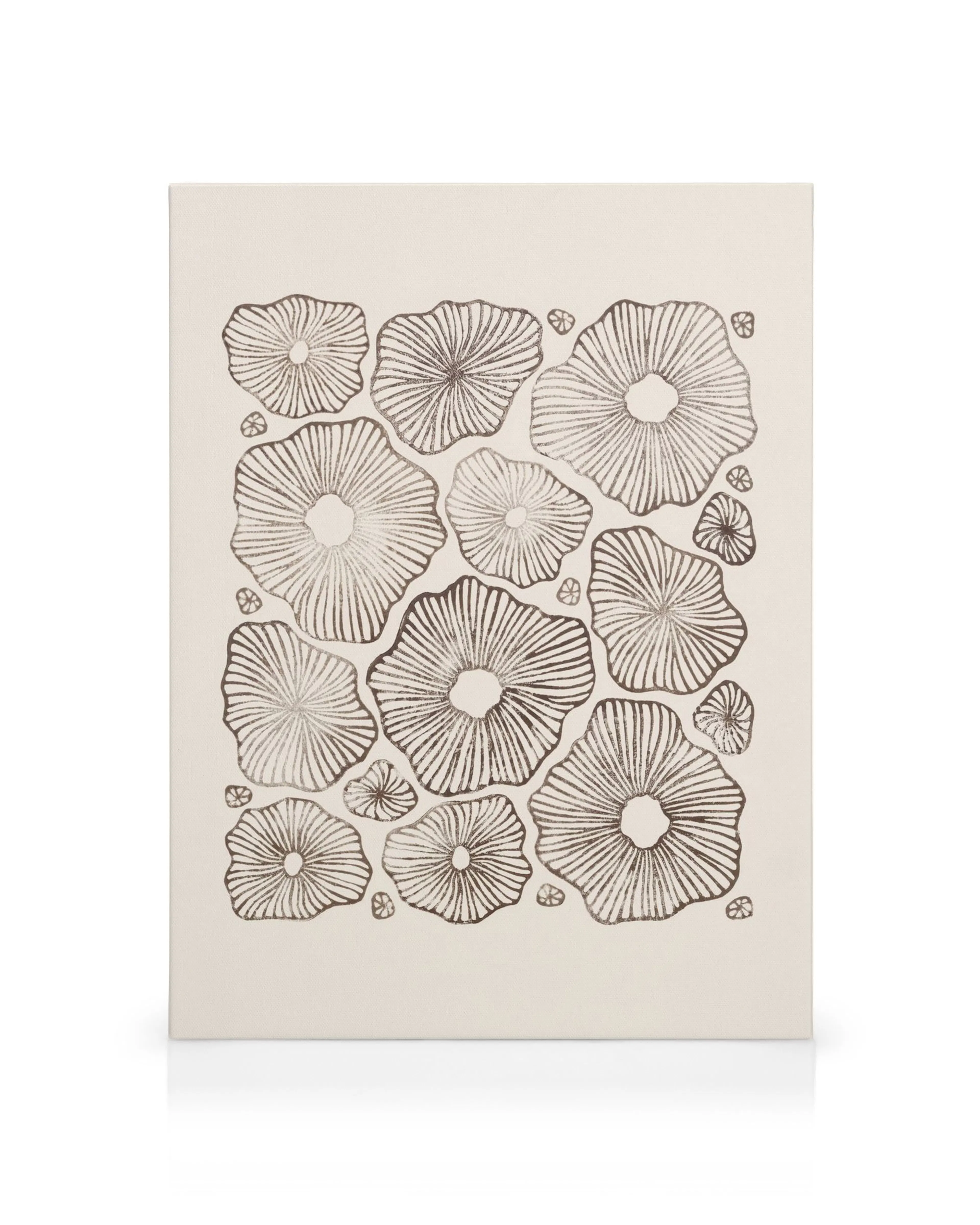 Toile abstraite beige clair avec motifs floraux sombres, style linogravure