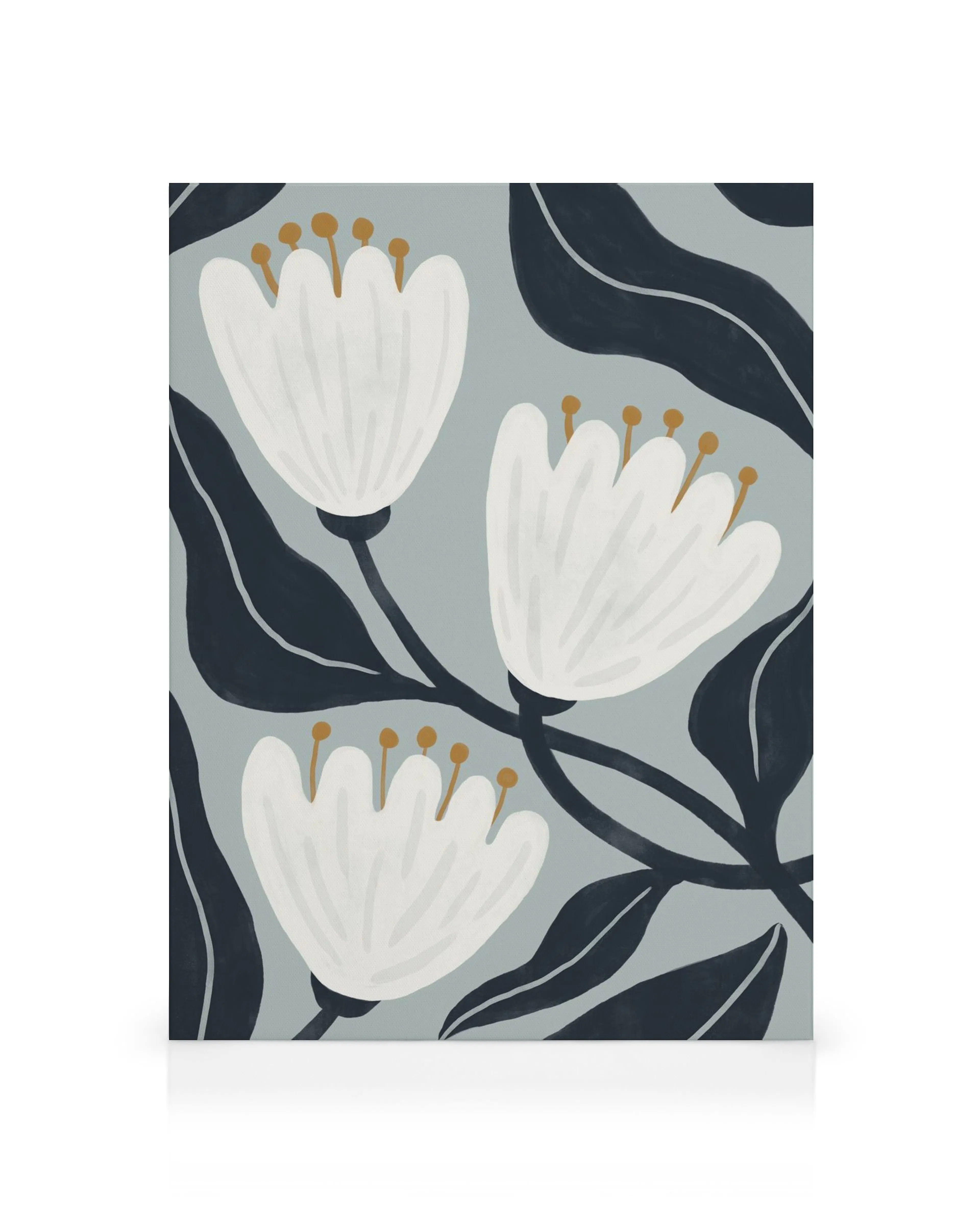 Lærred med grafiske, hvide blomster og mørke blade på en lyseblå baggrund. Moderne blomsterlærred.