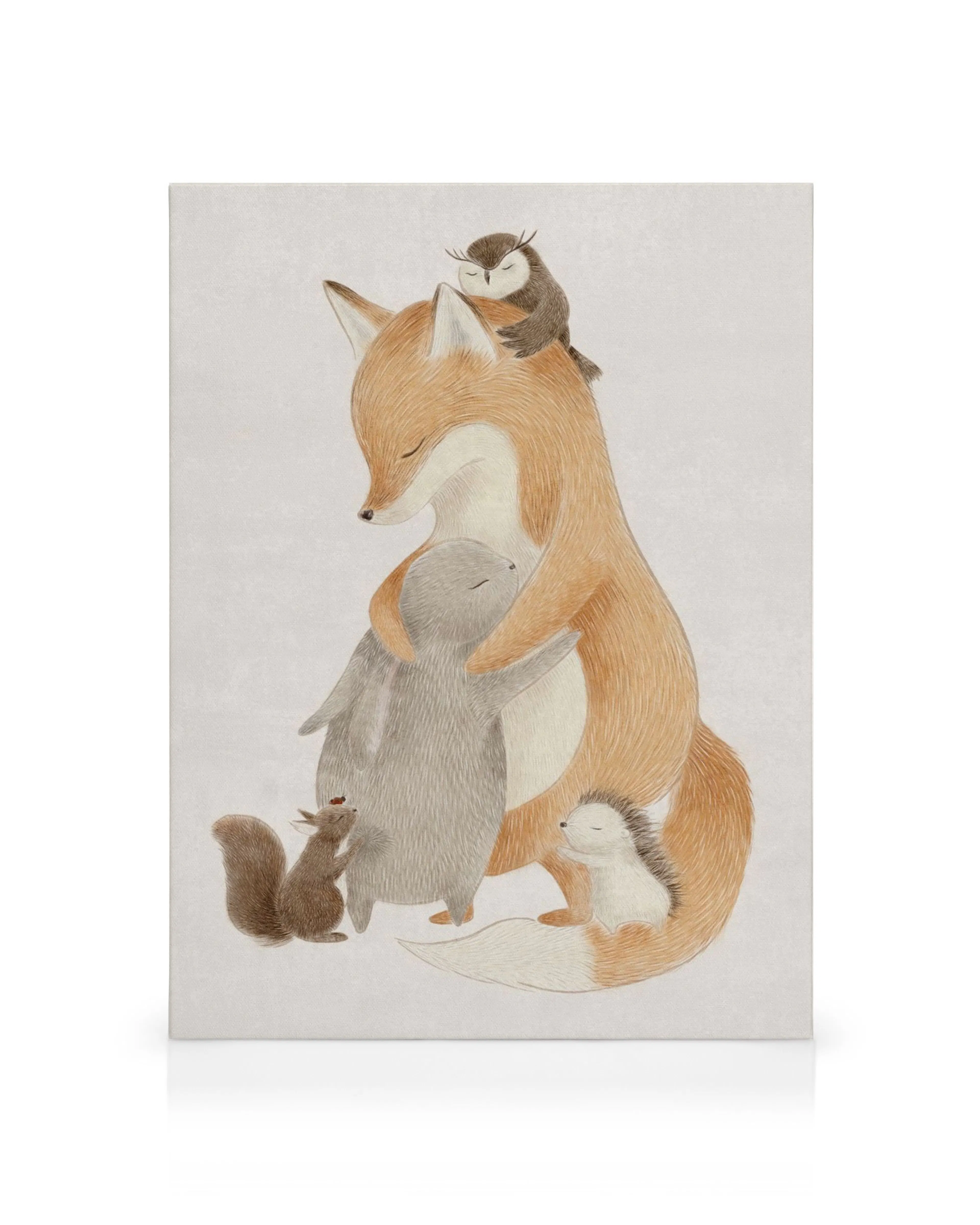 Ilustração de animais da floresta, como raposa, coelho, coruja, esquilo e ouriço, abraçando-se em tons quentes.