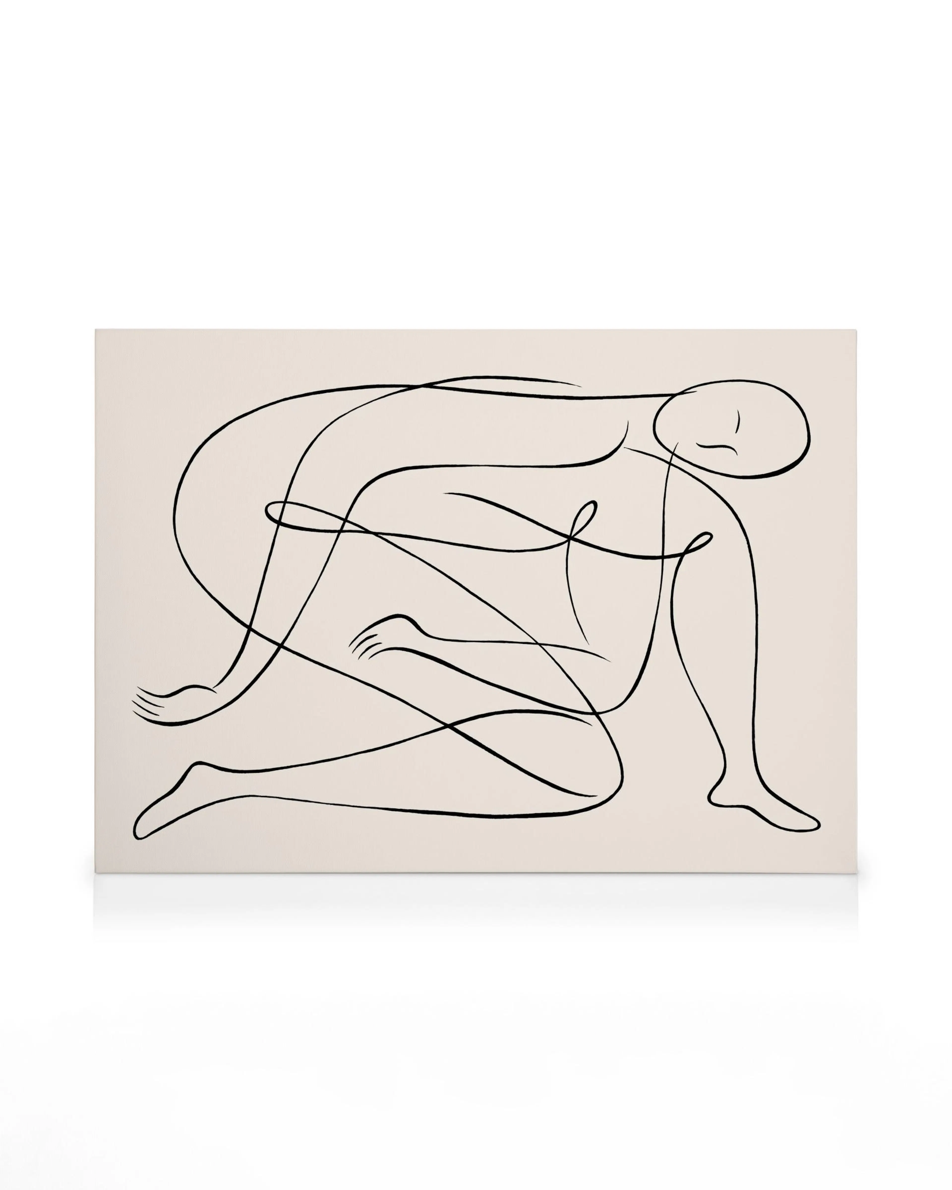 Lienzo beige con dibujo minimalista negro de figura abstracta sentada, estilo línea arte.
