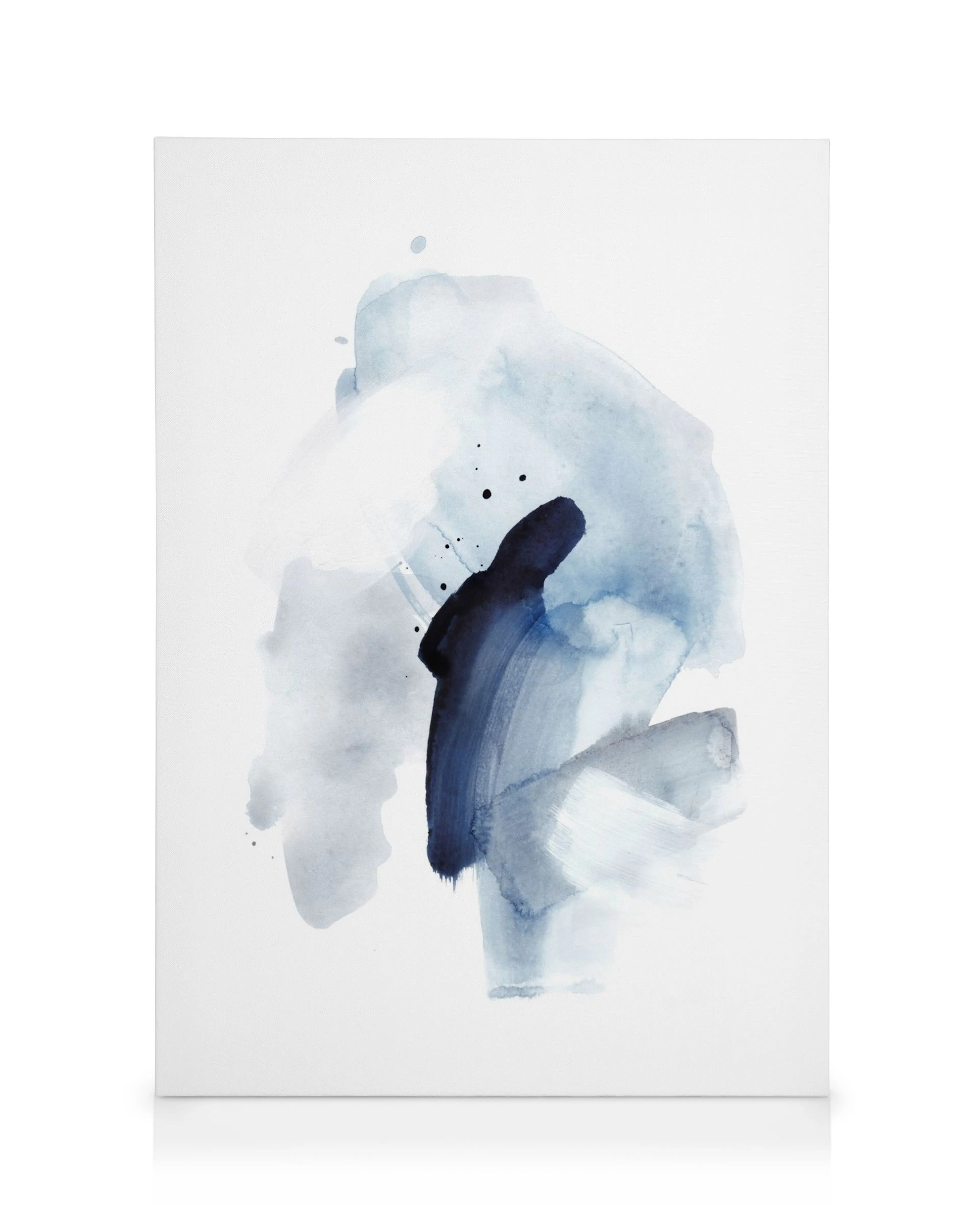 Stampa su tela astratta con pennellate ad acquerello blu e nere su sfondo bianco, schizzi di colore