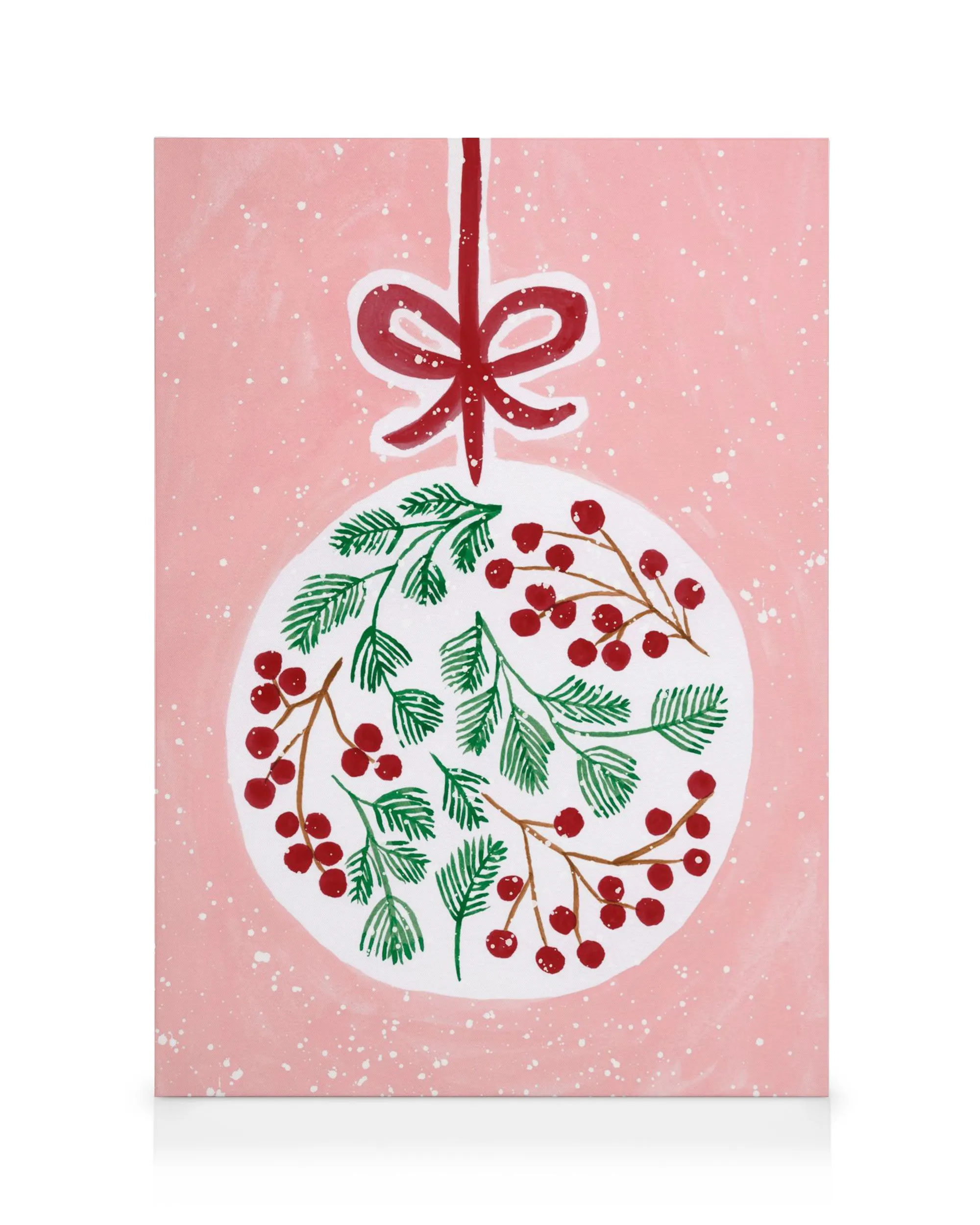 Stampa tela ornamento natalizio bianco con rami di pino verdi, bacche rosse e fiocco su sfondo rosa.