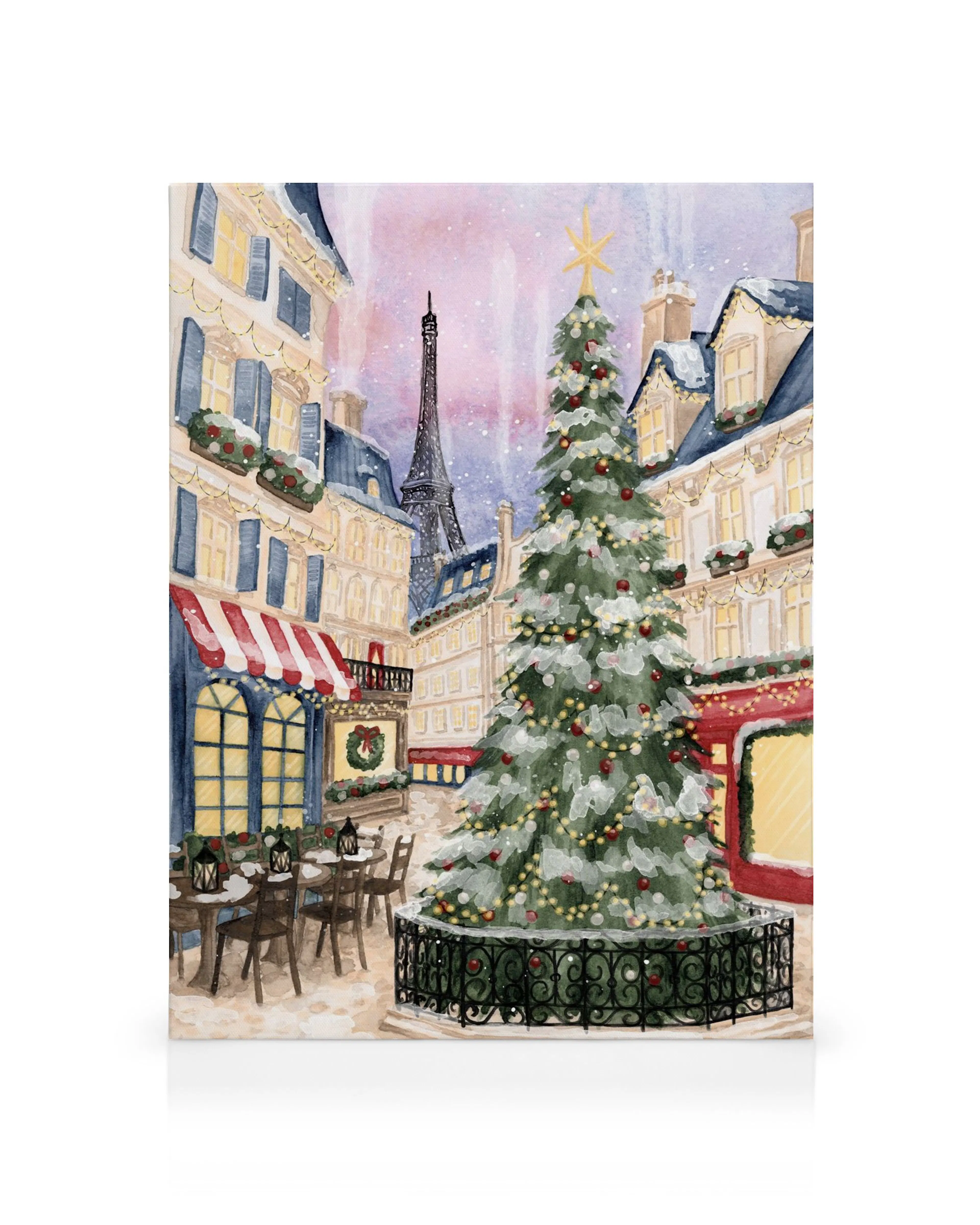 Schilderij van kerst in de stad met Eiffeltoren, versierde kerstboom, besneeuwde gebouwen en roze-blauwe lucht.