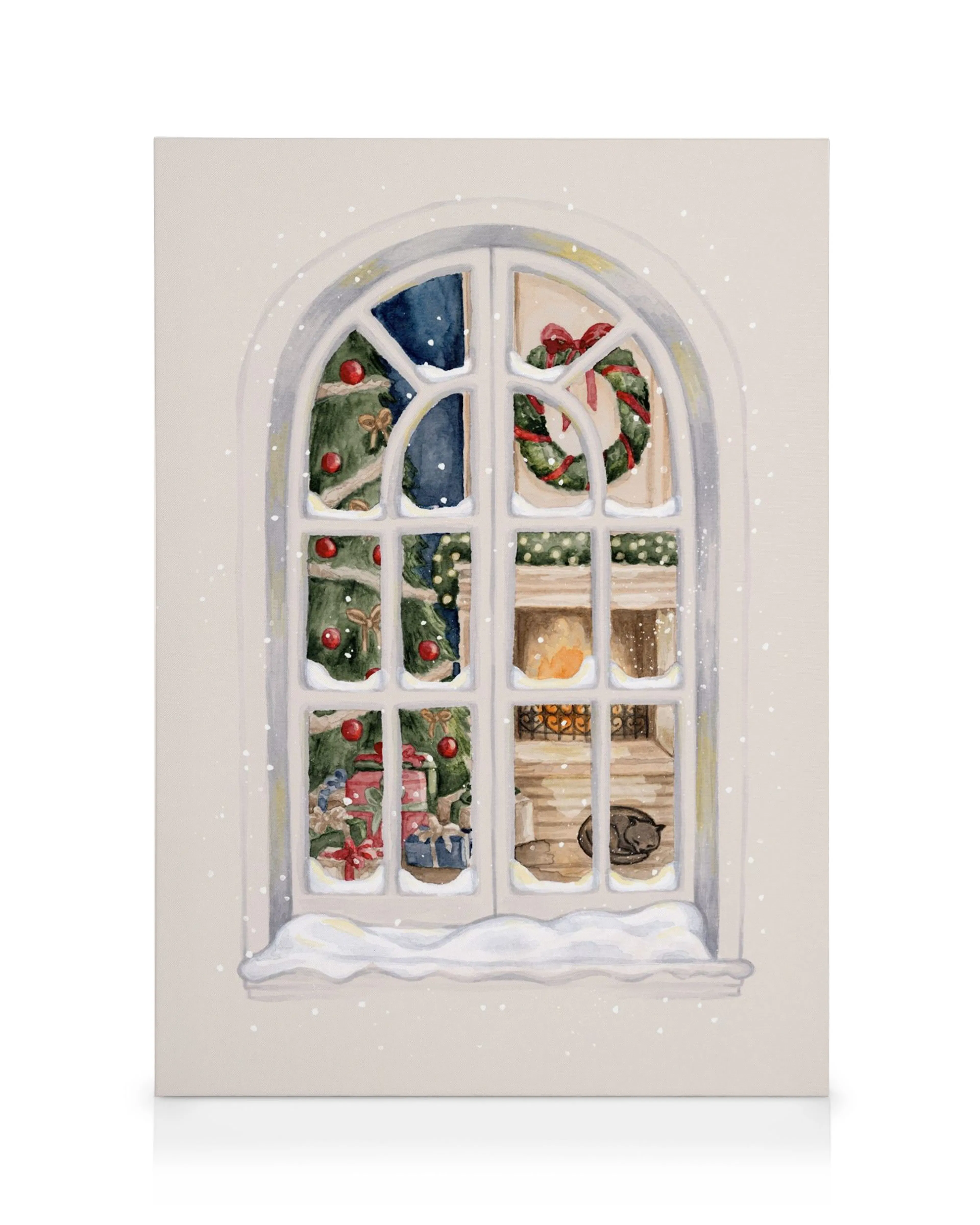Stampa su tela con scena natalizia accogliente vista da una finestra, albero decorato, regali, camino, gatto e neve.