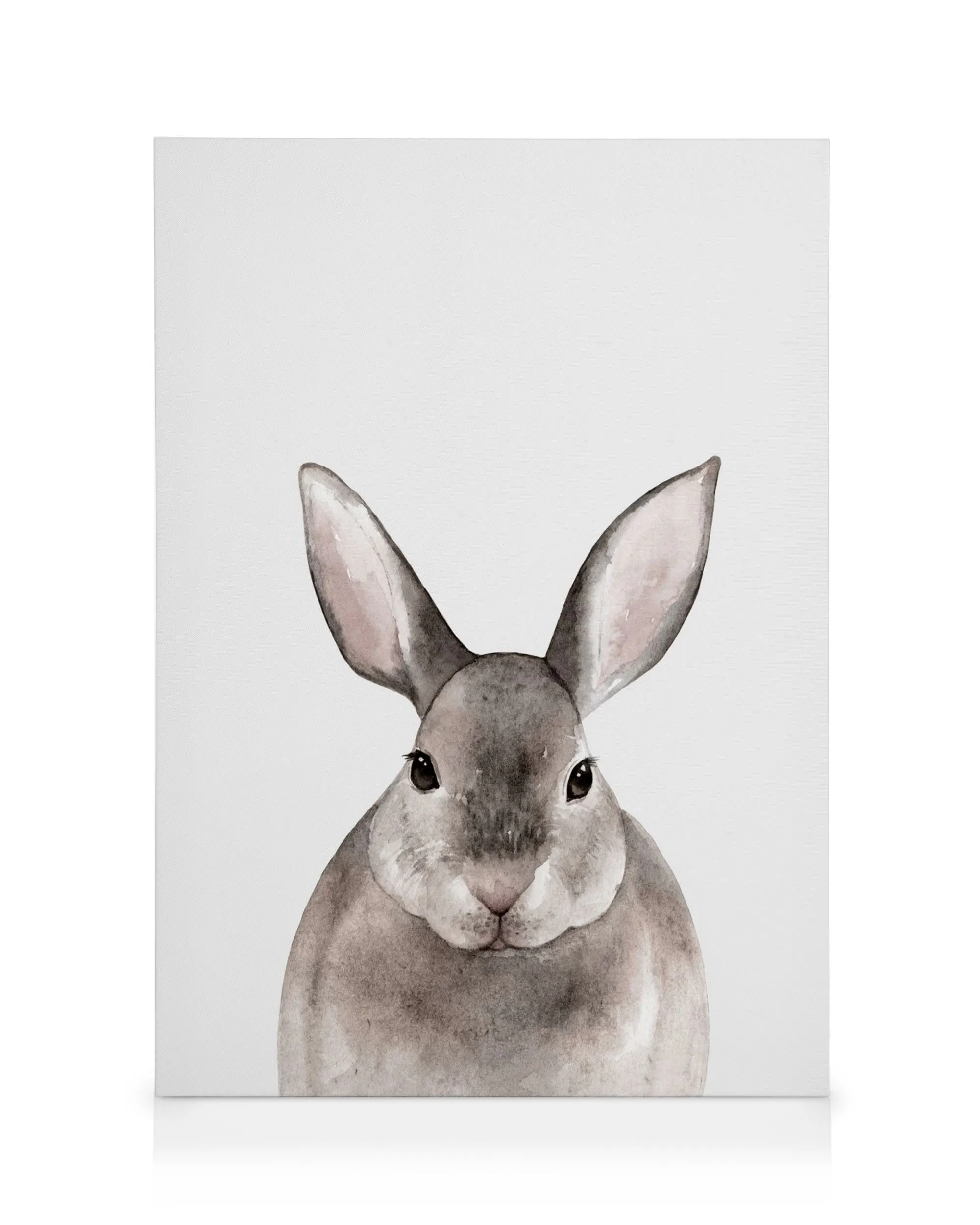 Lienzo de conejito con orejas grandes, pelaje suave gris y blanco, ideal para cuarto infantil.