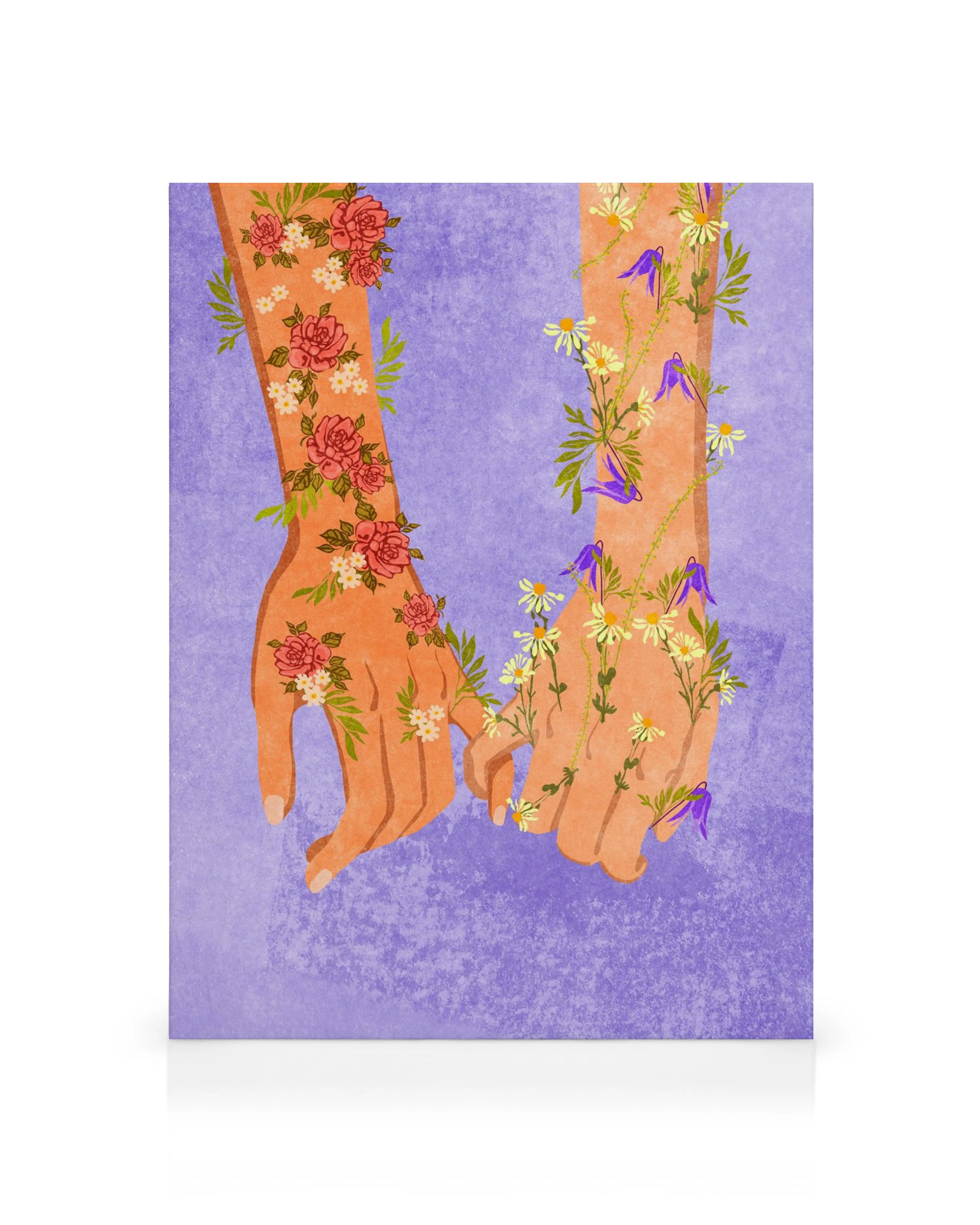 Raissa Oltmanns Leinwandbild: Zwei verschlungene Hände, umrankt von Rosen, Gänseblümchen und blauen Glockenblumen auf lila Hinte