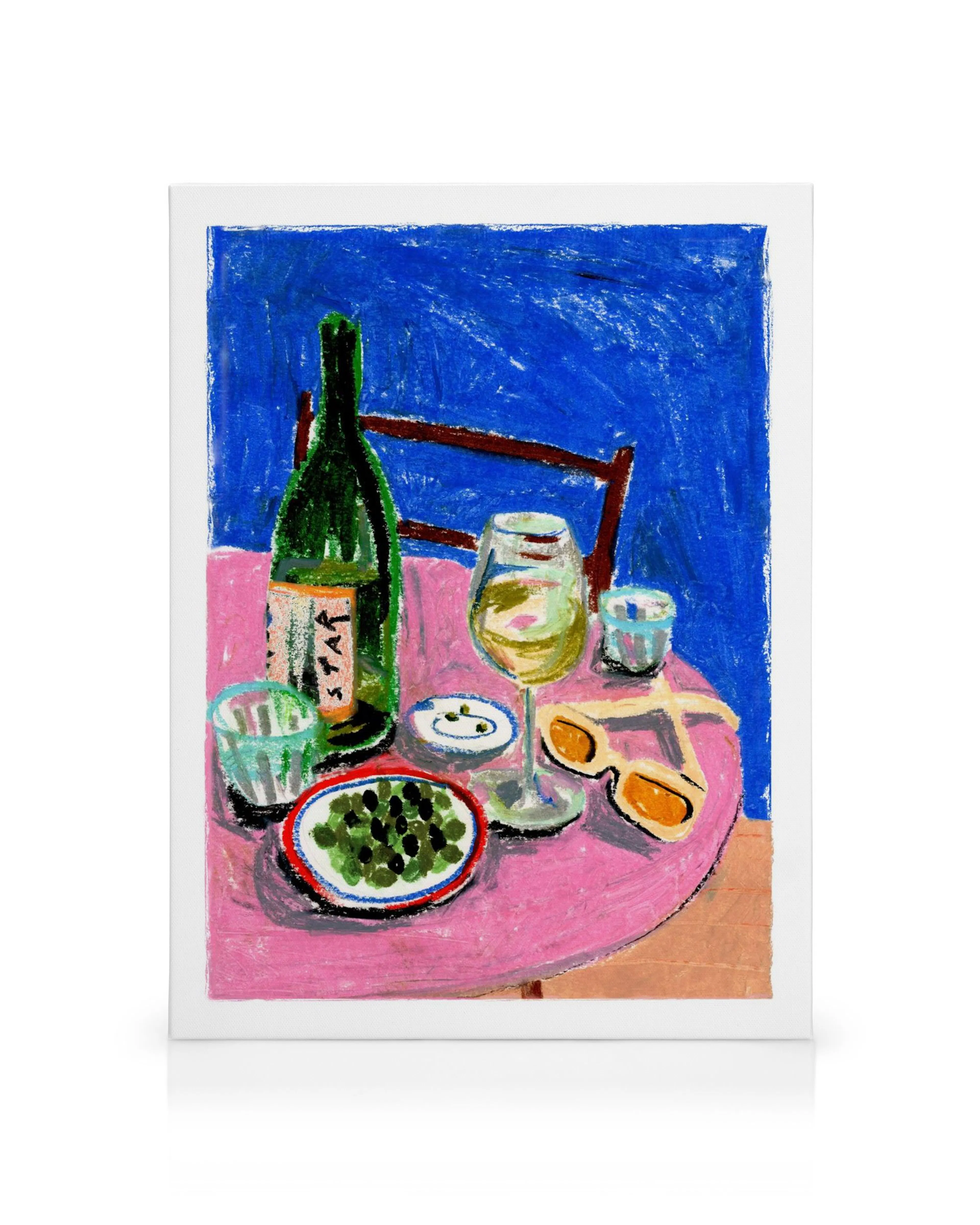Levendig pastel tafel canvas met glazen, flessen en bord olijven in pastelroze, blauw, groen. Kunst voor keuken.