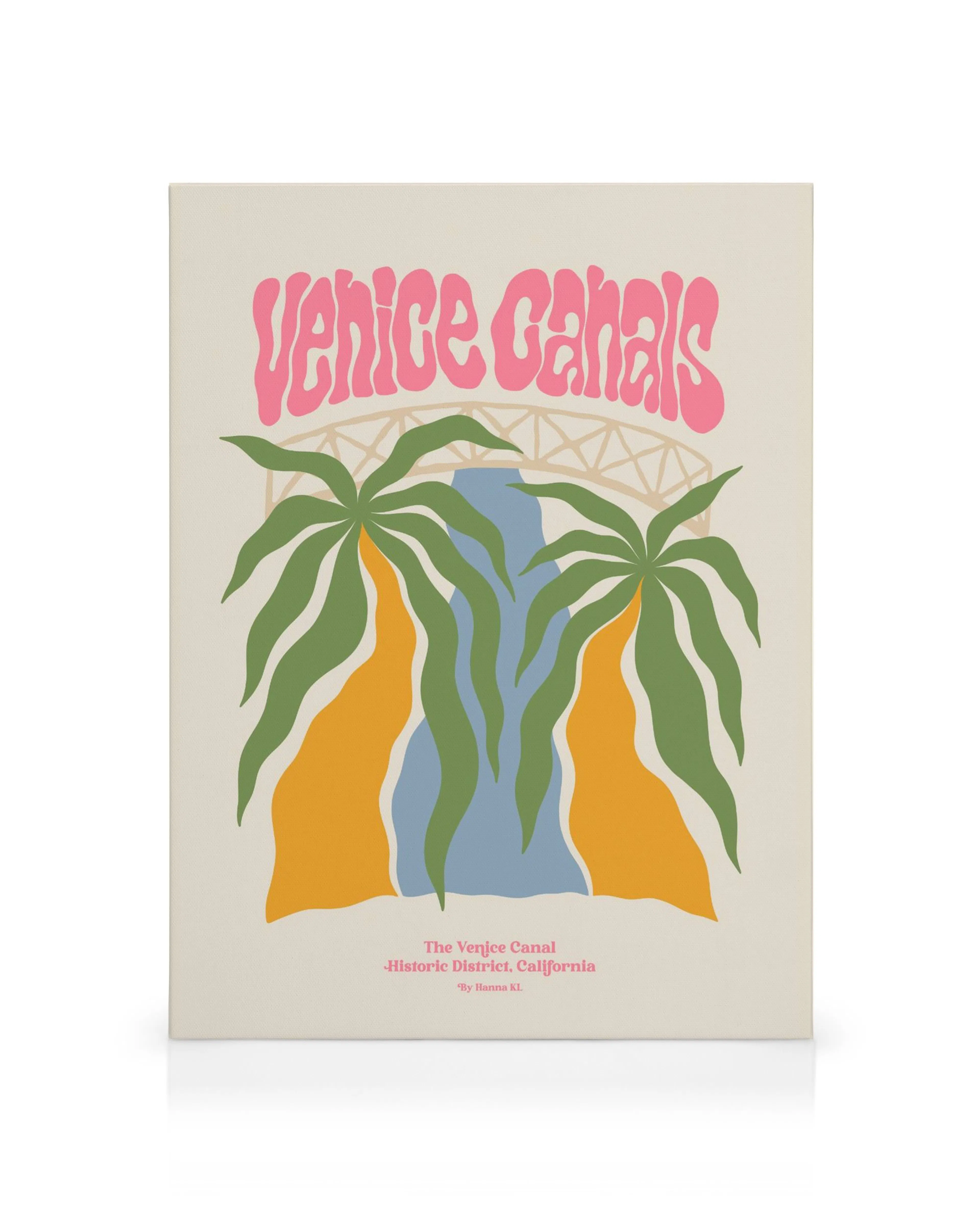 Venetsian kanavien kanvaasitaulu, jossa on retrotyylinen, vaaleanpunainen Venice Canals -teksti, palmuja ja silta.