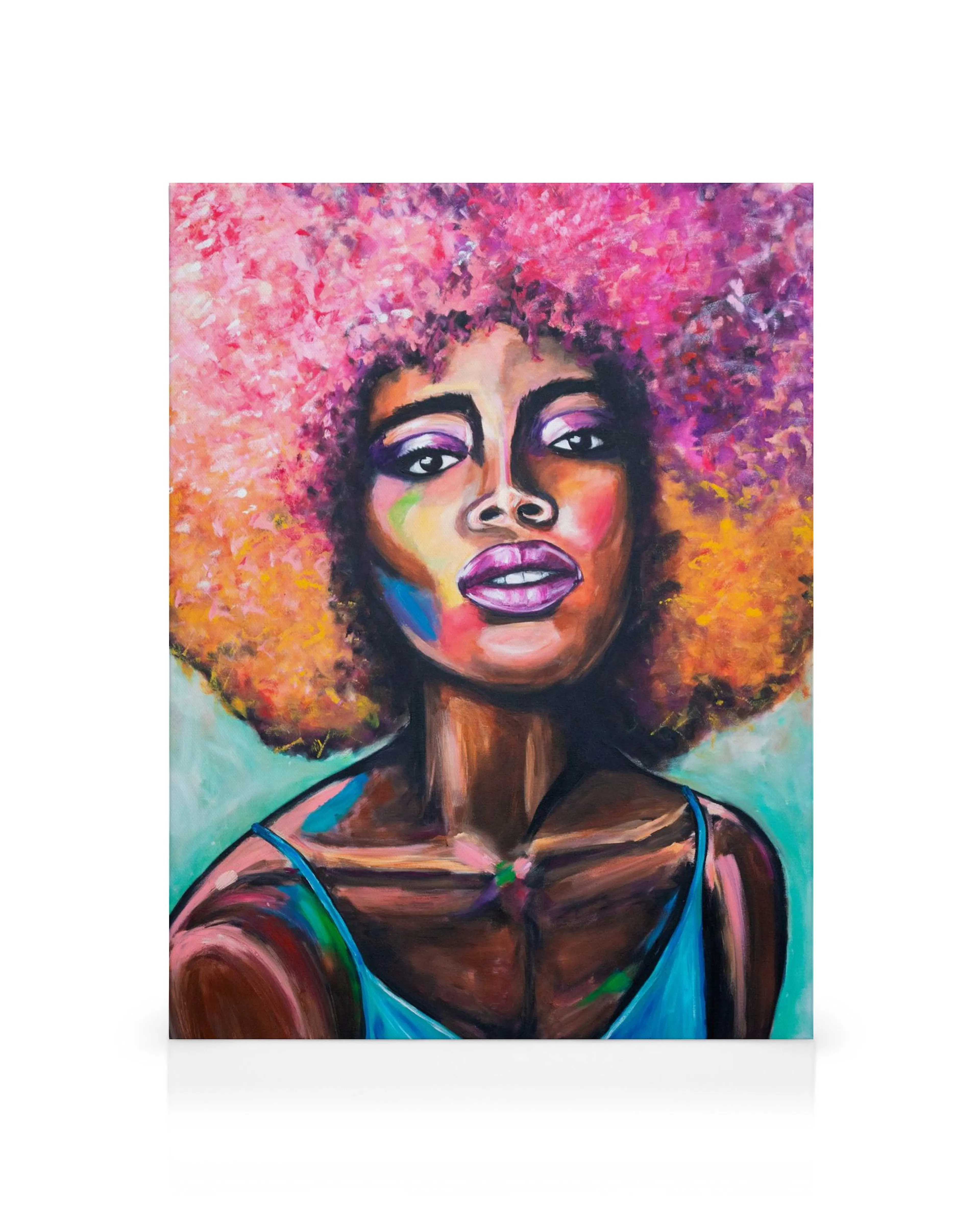 Canvas van een vrouw met bruine huid, roze afro, paarse lippen en blauwe top, levendige kleuren, Sofia Larsson