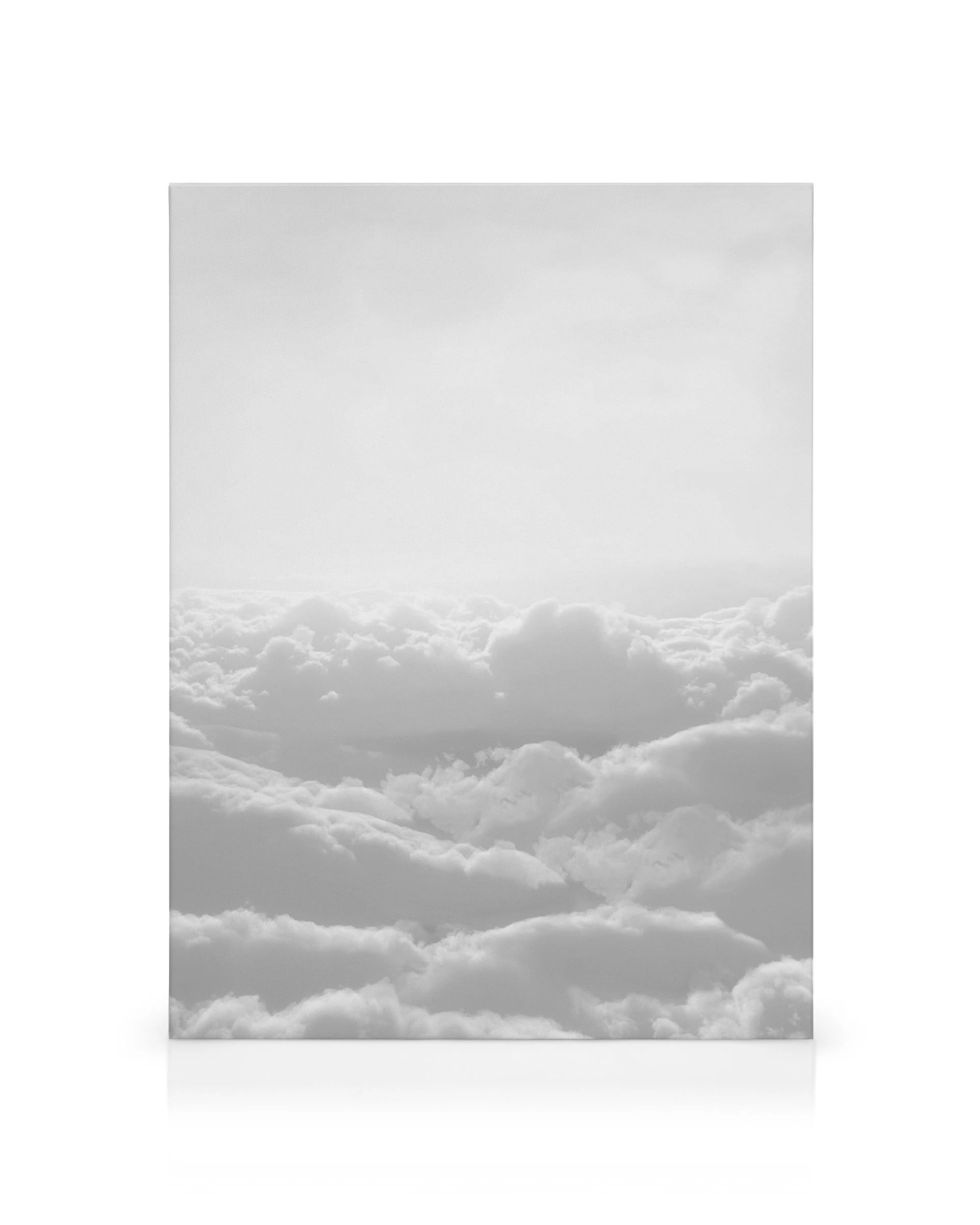 Leinwandbild mit grauen Wolken über einer hellen Himmelslandschaft, Kunstmotiv Heaven Standing.