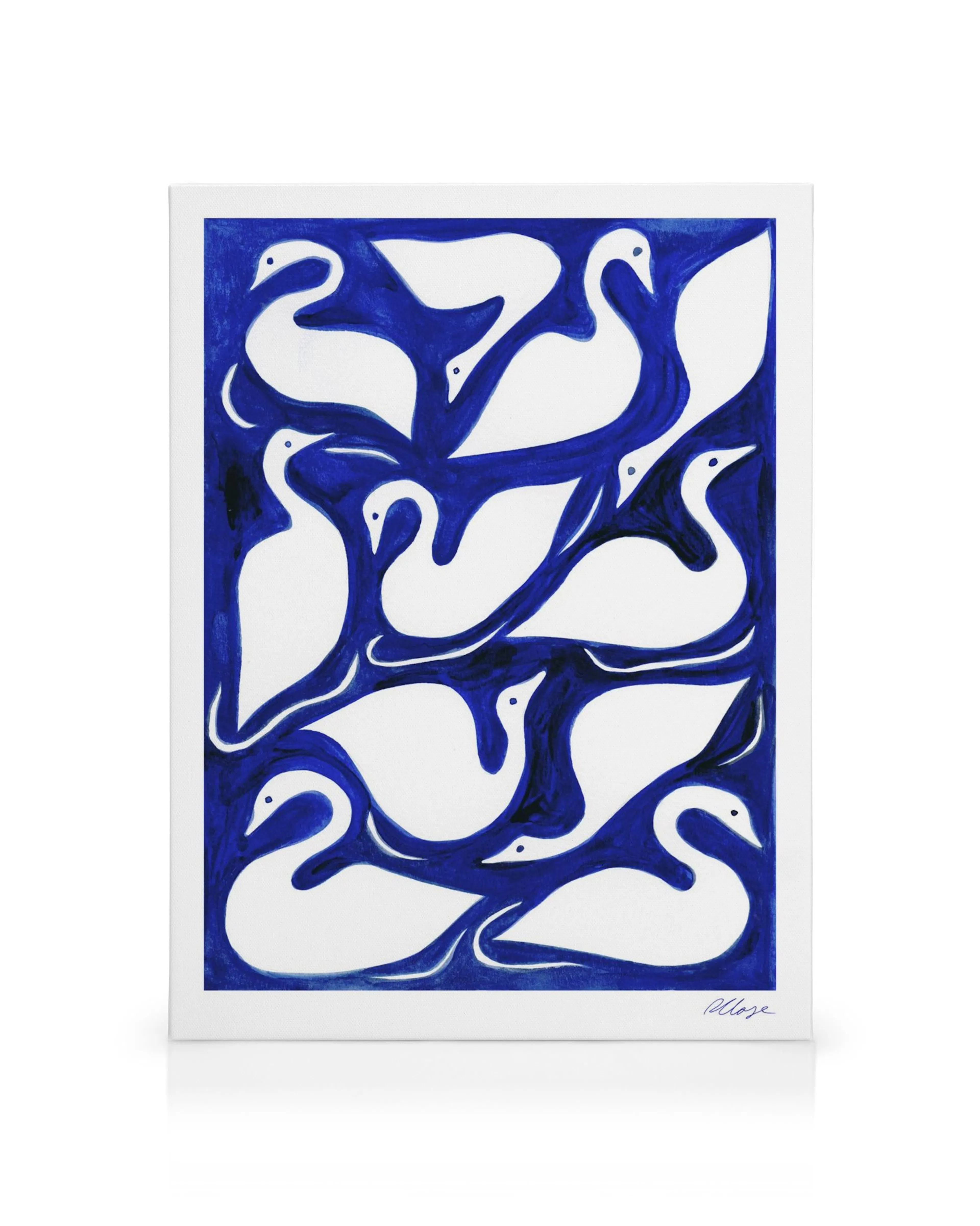 Lienzo de cisnes blancos estilizados en un patrón abstracto sobre un fondo azul índigo, arte de pared con cisnes