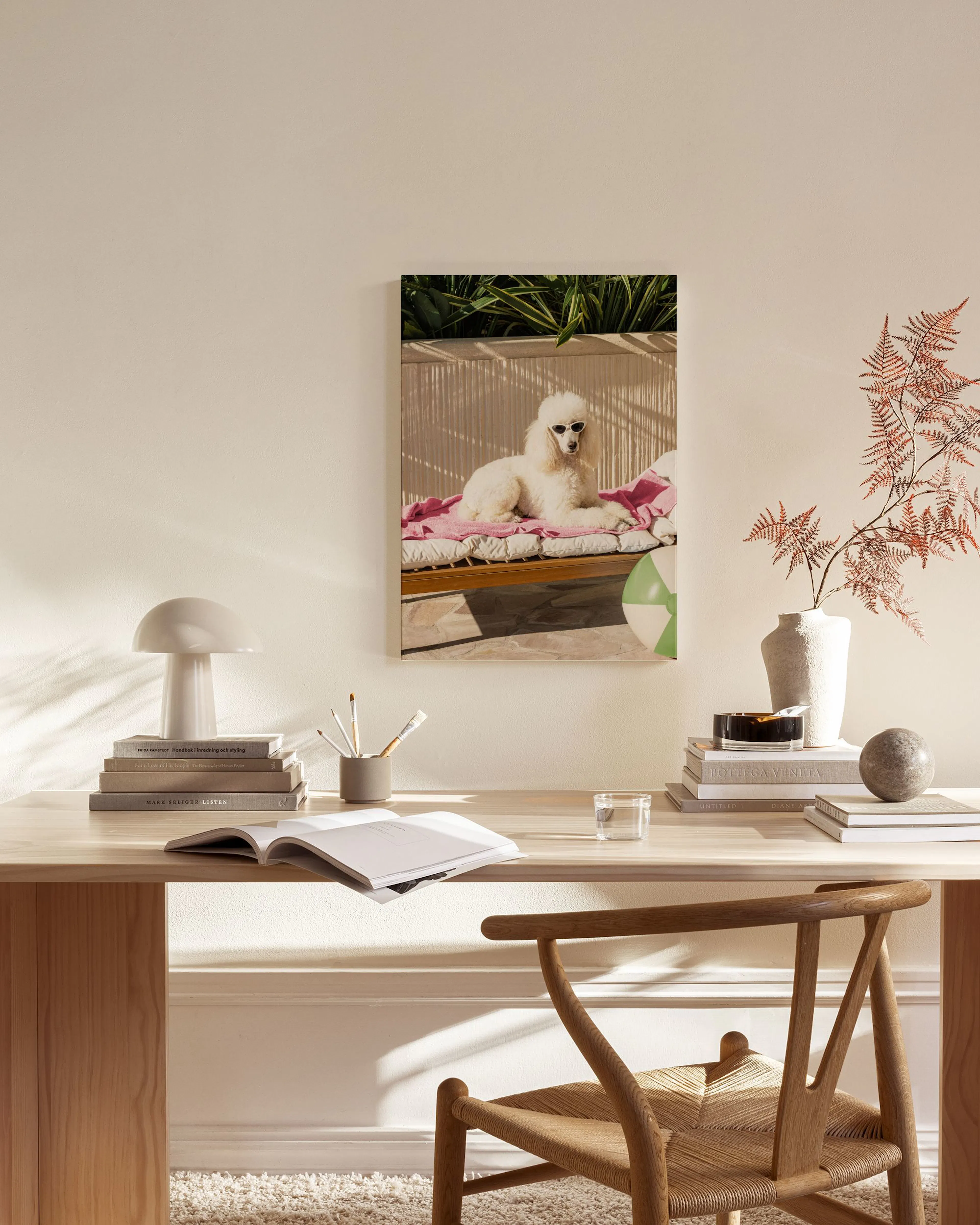 Poolside Pup, Arte con Barboncino Bianco e Occhiali da Sole