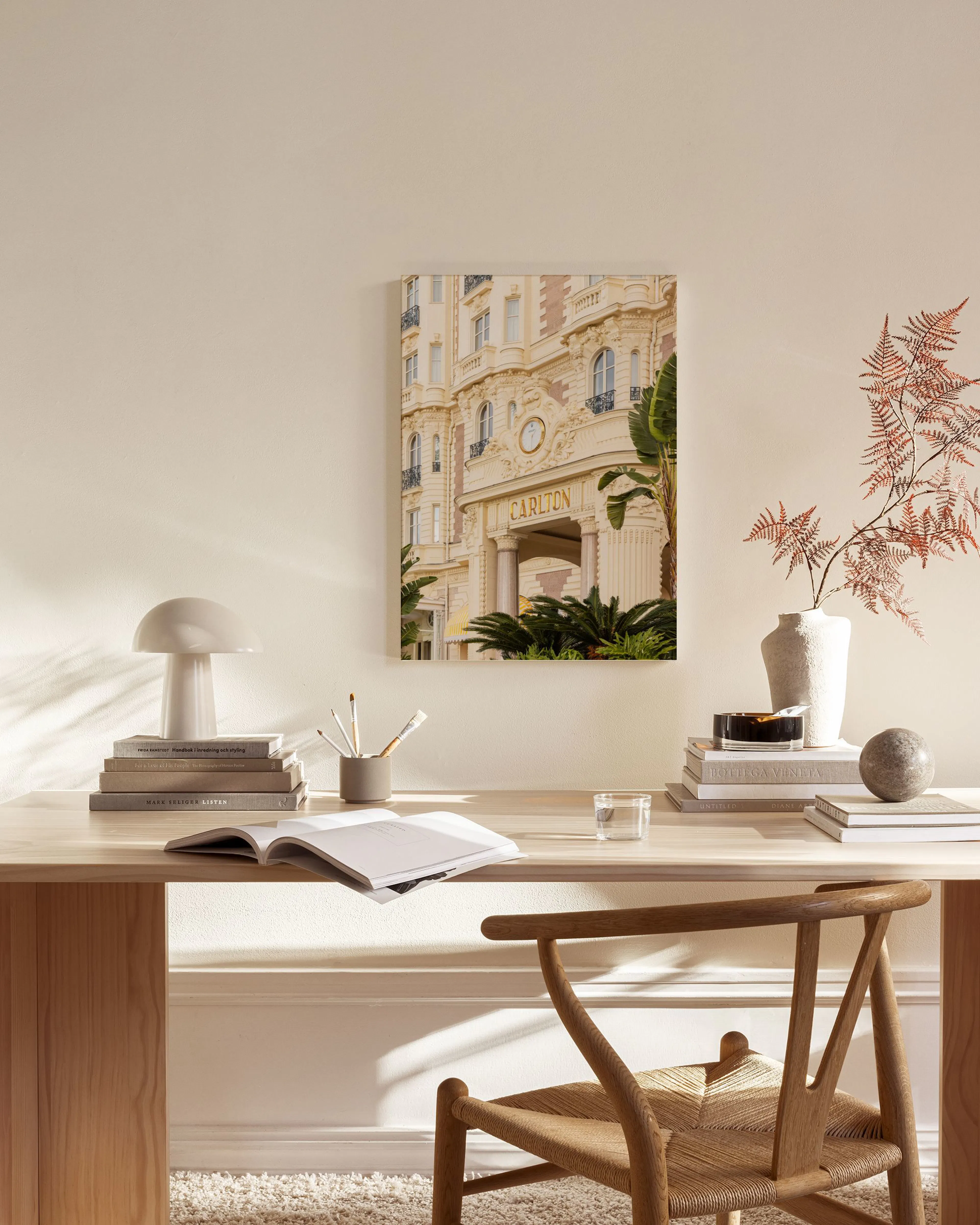 Riviera Grandeur, Arte su Tela di Architettura Classica con Palme
