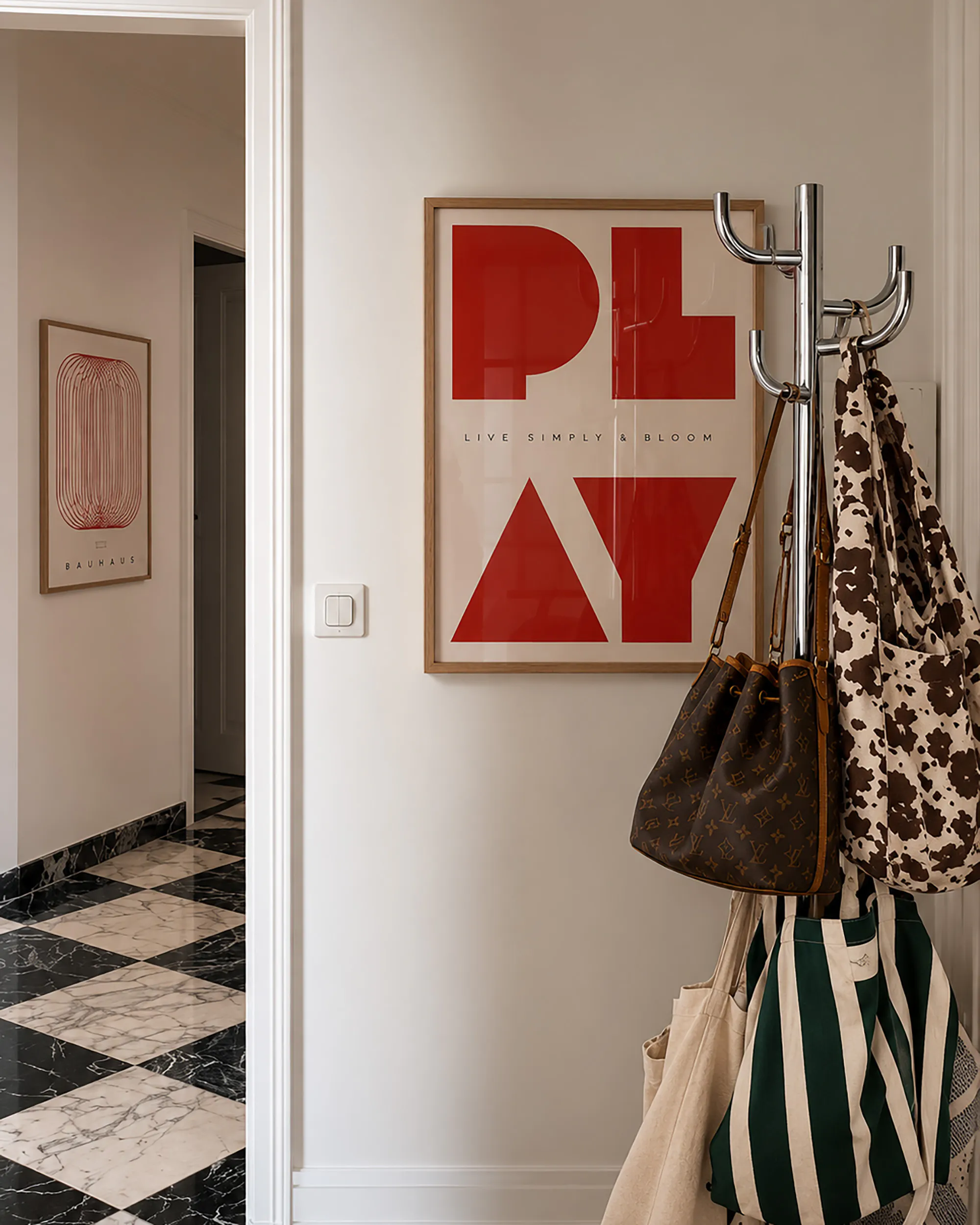 Play typography tavelvägg - Camstrc